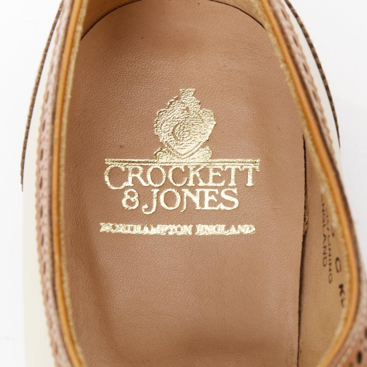 CROCKETT AND JONES Alice Browne brogue à bouts papillons en cuir marron nude UK7 EU40 en vente 4