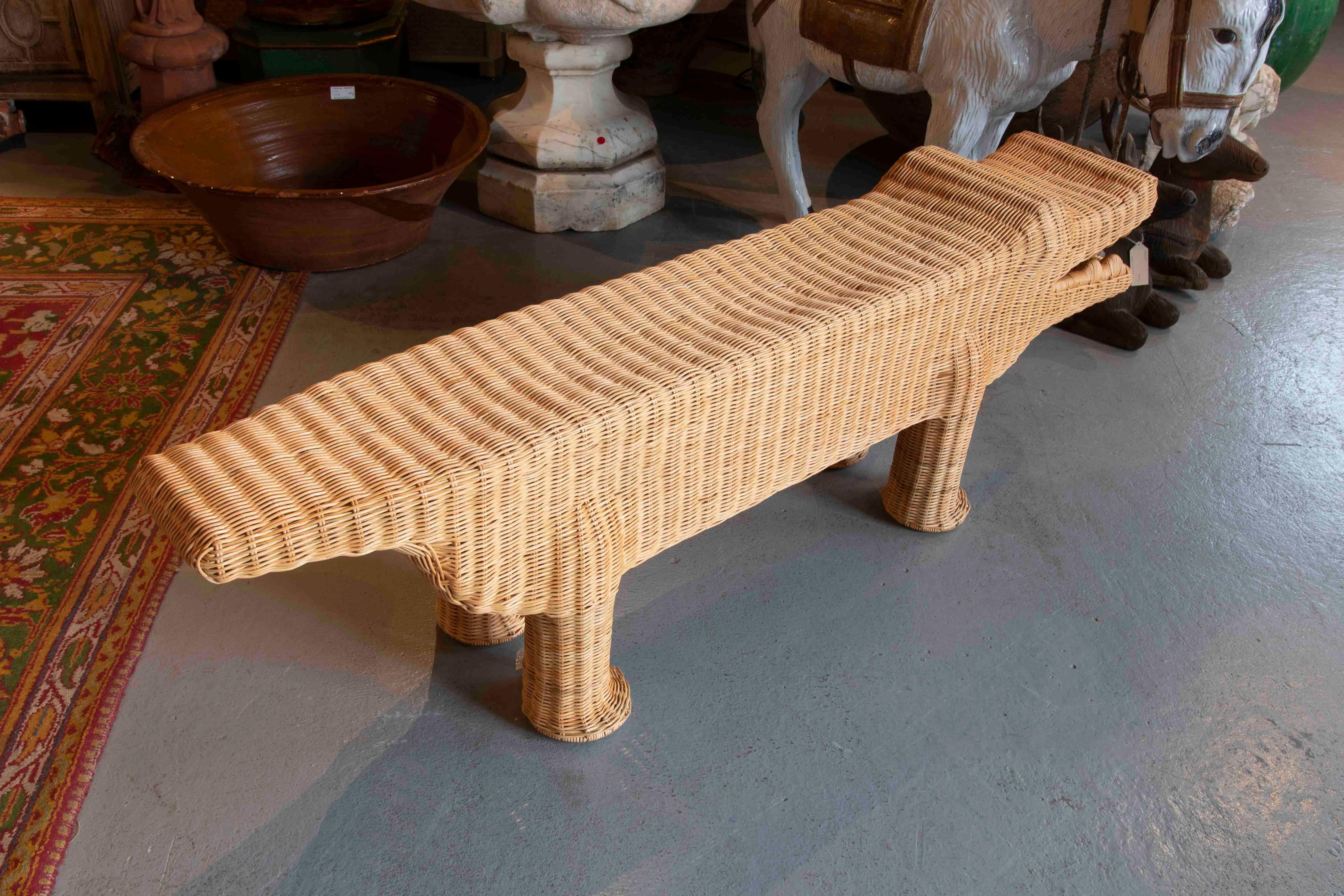Osier Banc Crocodile en osier avec structure en fer dans les tons bruns en vente