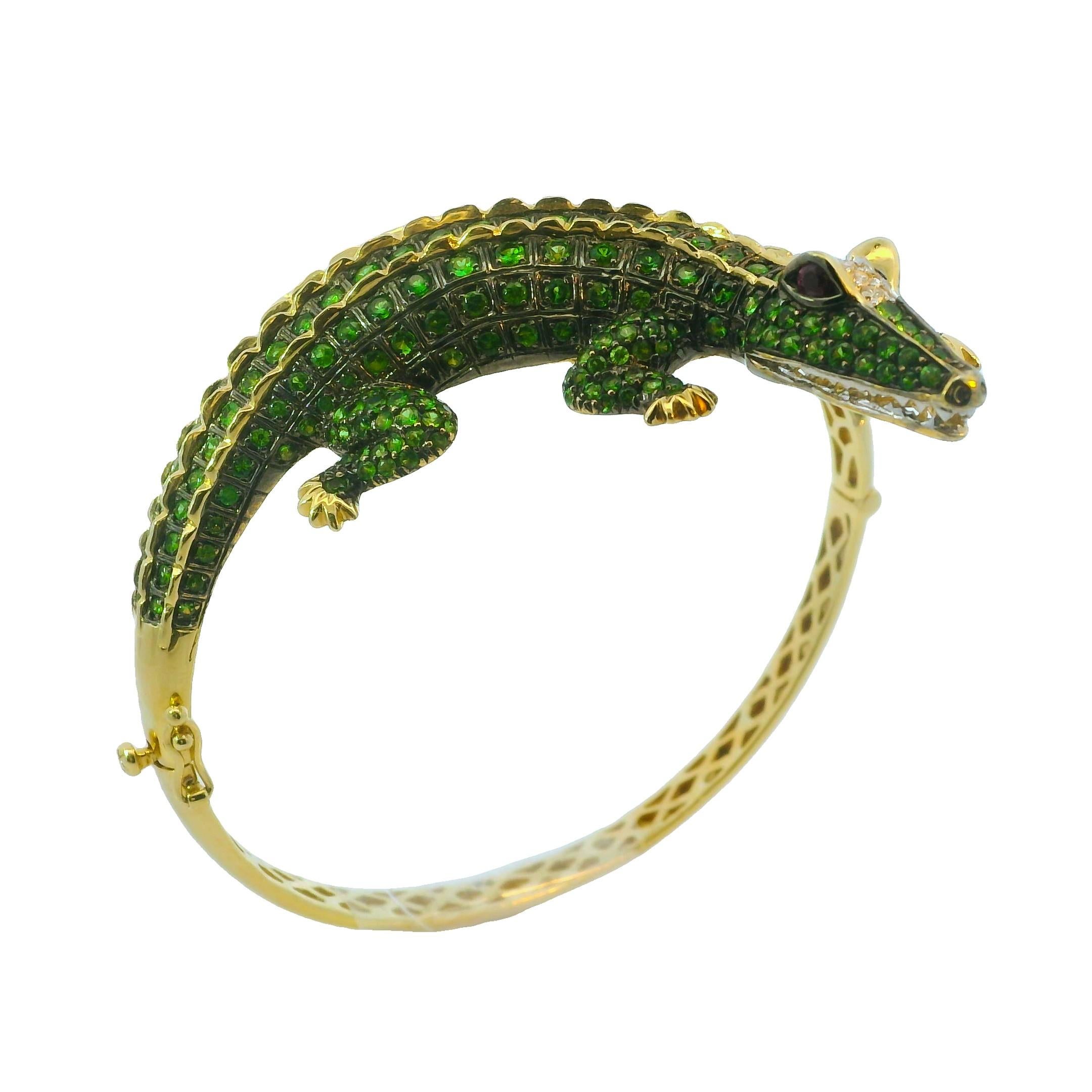 Contemporain Bracelet en crocodile en vente