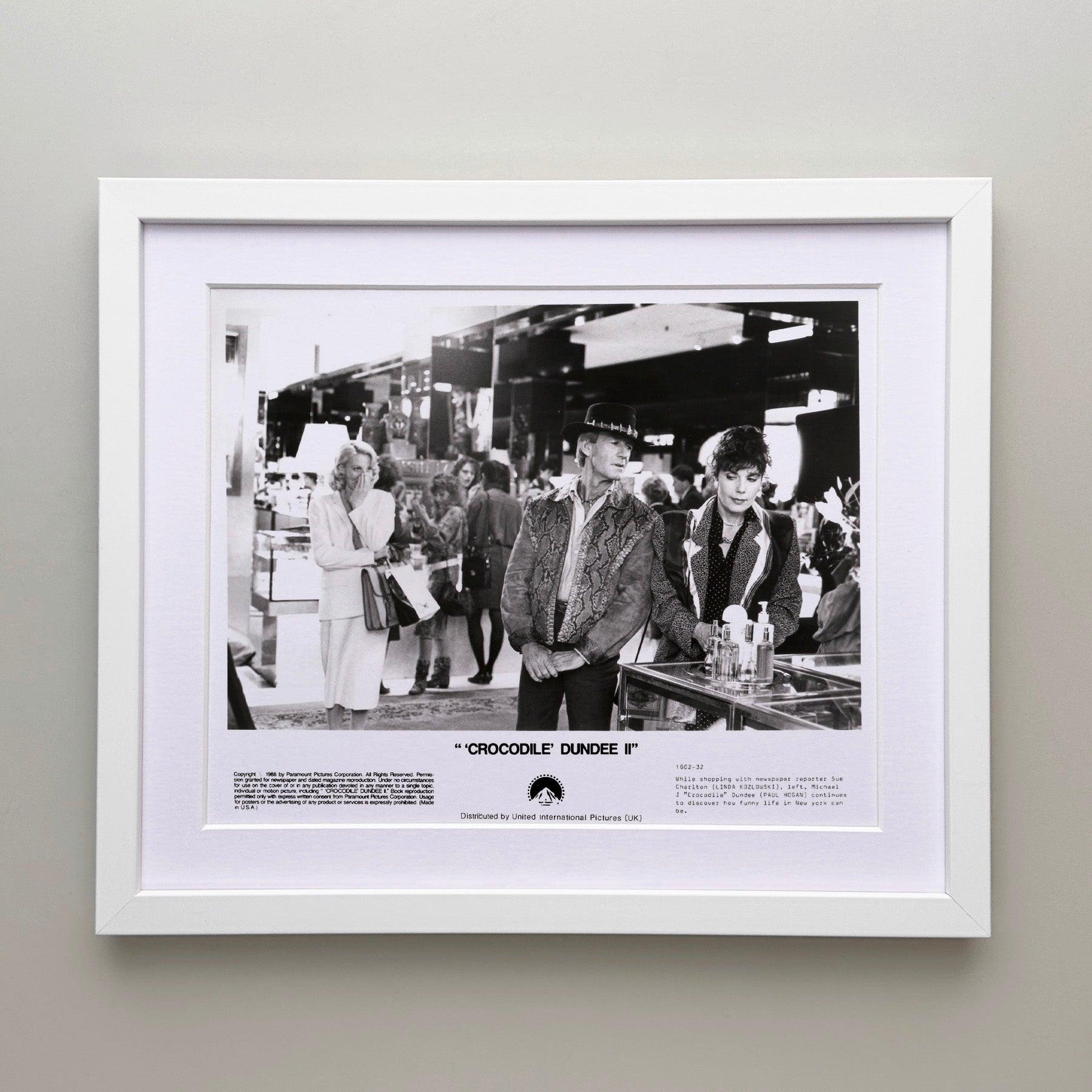 Américain Crocodile Dundee 2 1988 Publicity Film Movie Press Still Framed en vente