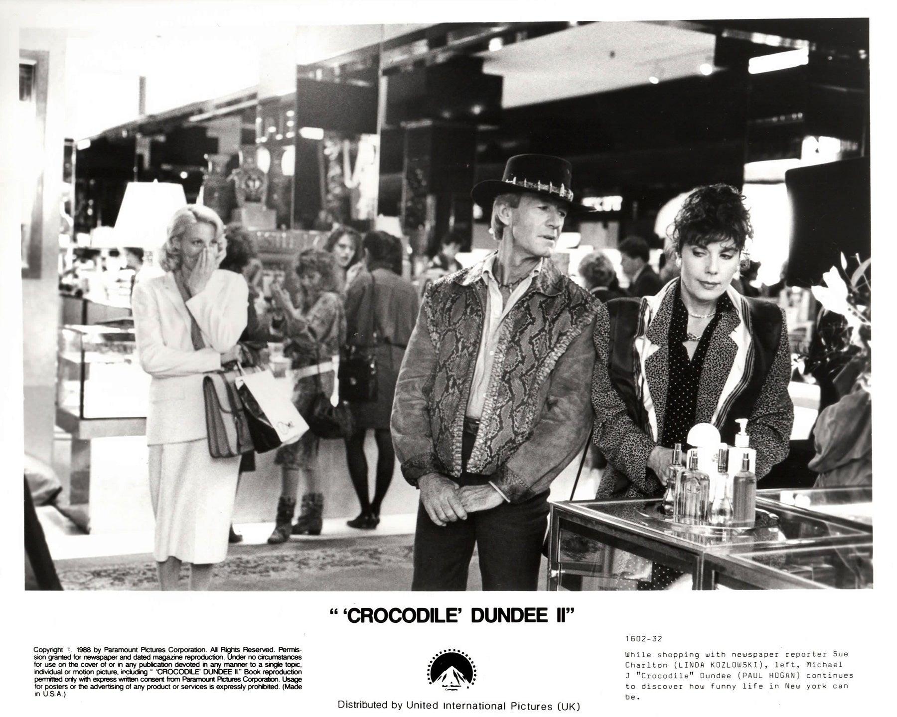 Papier Crocodile Dundee 2 1988 Publicity Film Movie Press Still Framed en vente