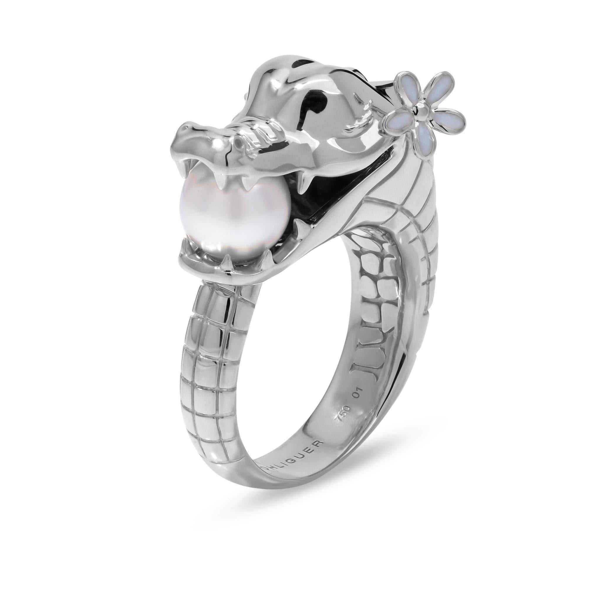 For Sale:  Crocodile Ring with Australian Akoya Pearl in 18ct White Gold 6