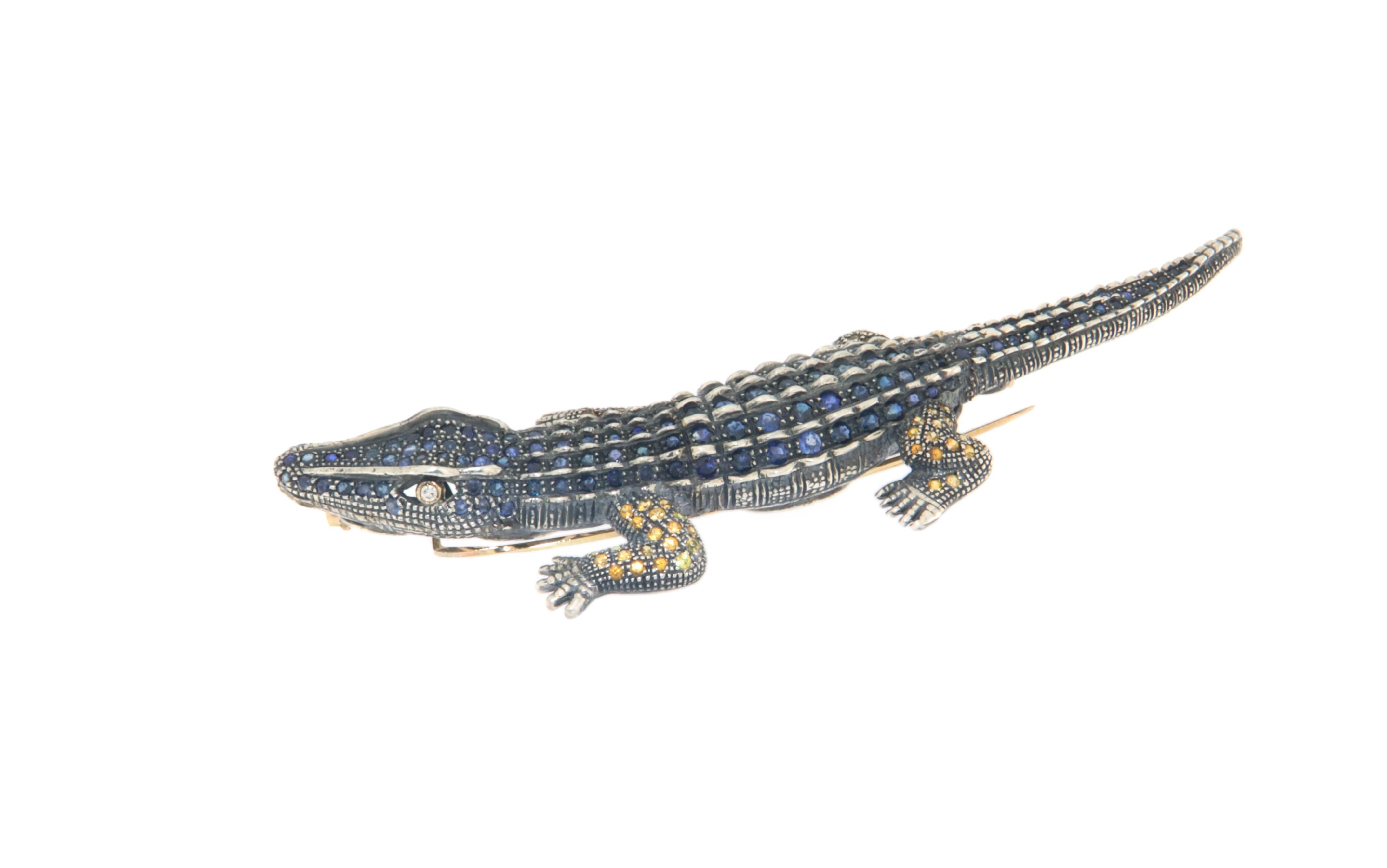 Women's or Men's Crocodile Sapphires Diamonds 14 Karat Yellow Gold Brooch For Sale