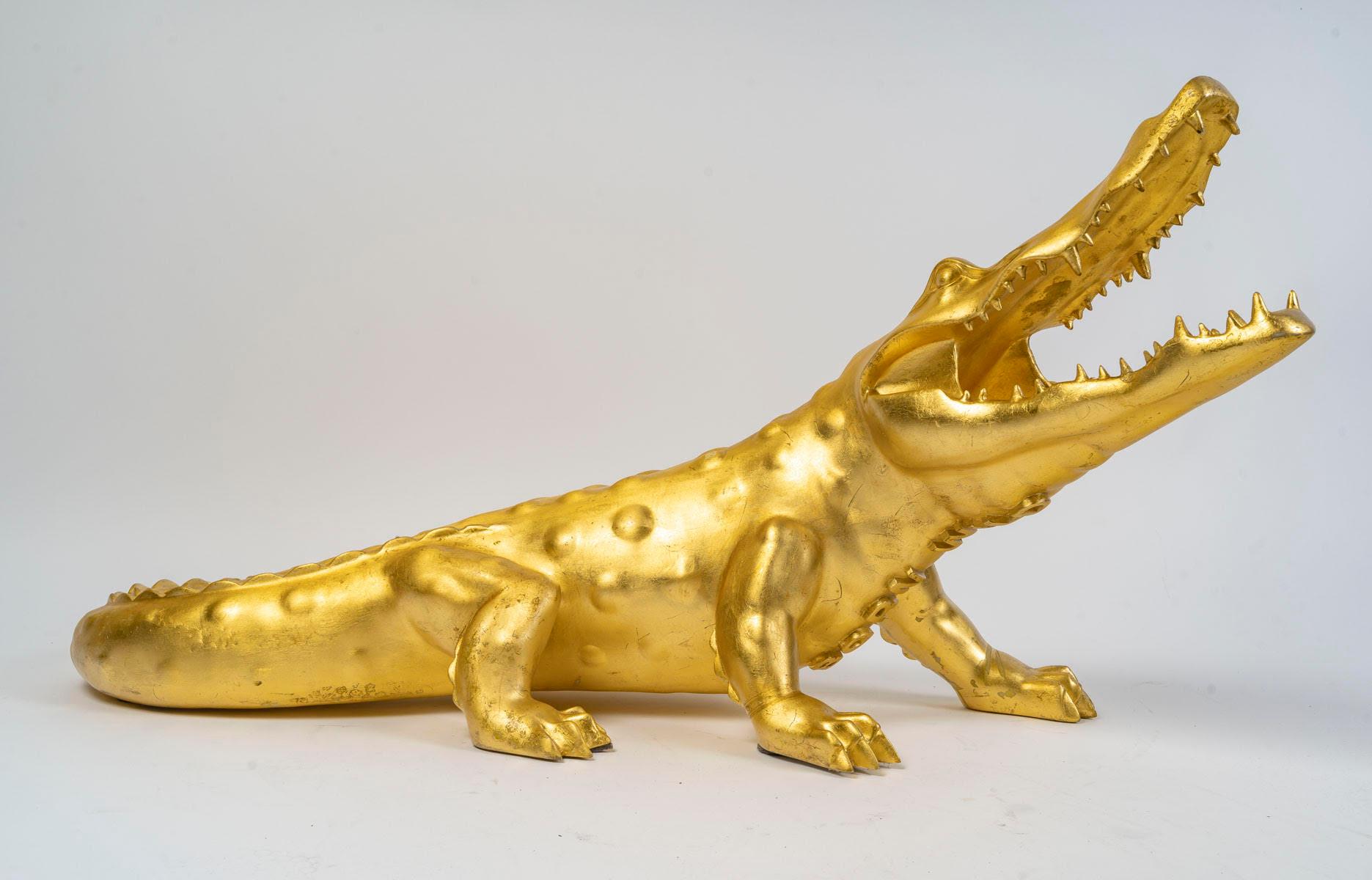 Scultura di coccodrillo di Richard Orlinski, 2006.

Scultura di coccodrillo in oro di Richard Orlinski, resina, 2006.
H. 38 cm. L: 109 cm. D: 47 cm.