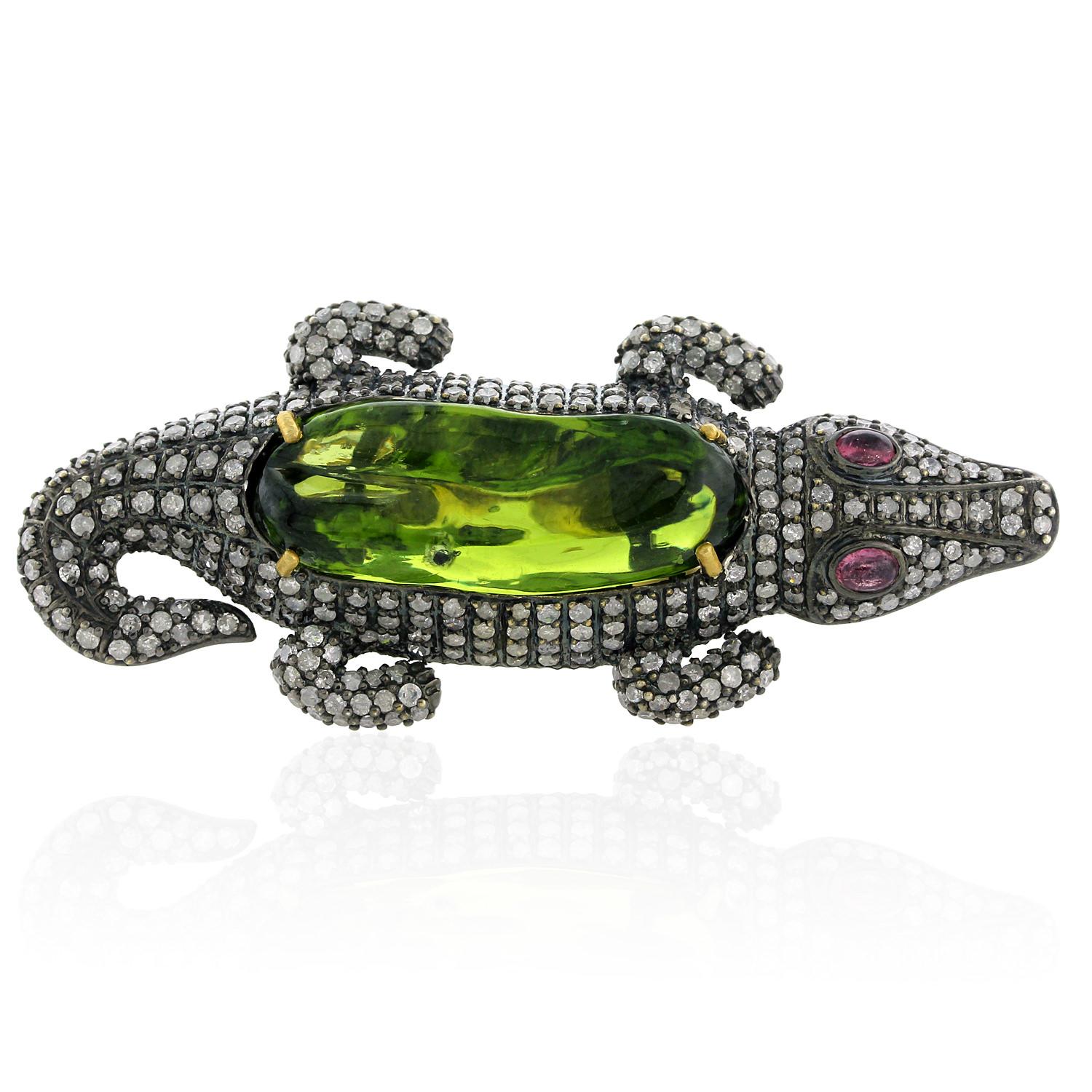 Crocodile Shaped Two Finger Ring with Peridot & Tourmaline with Pave Diamonds In New Condition For Sale In New York, NY