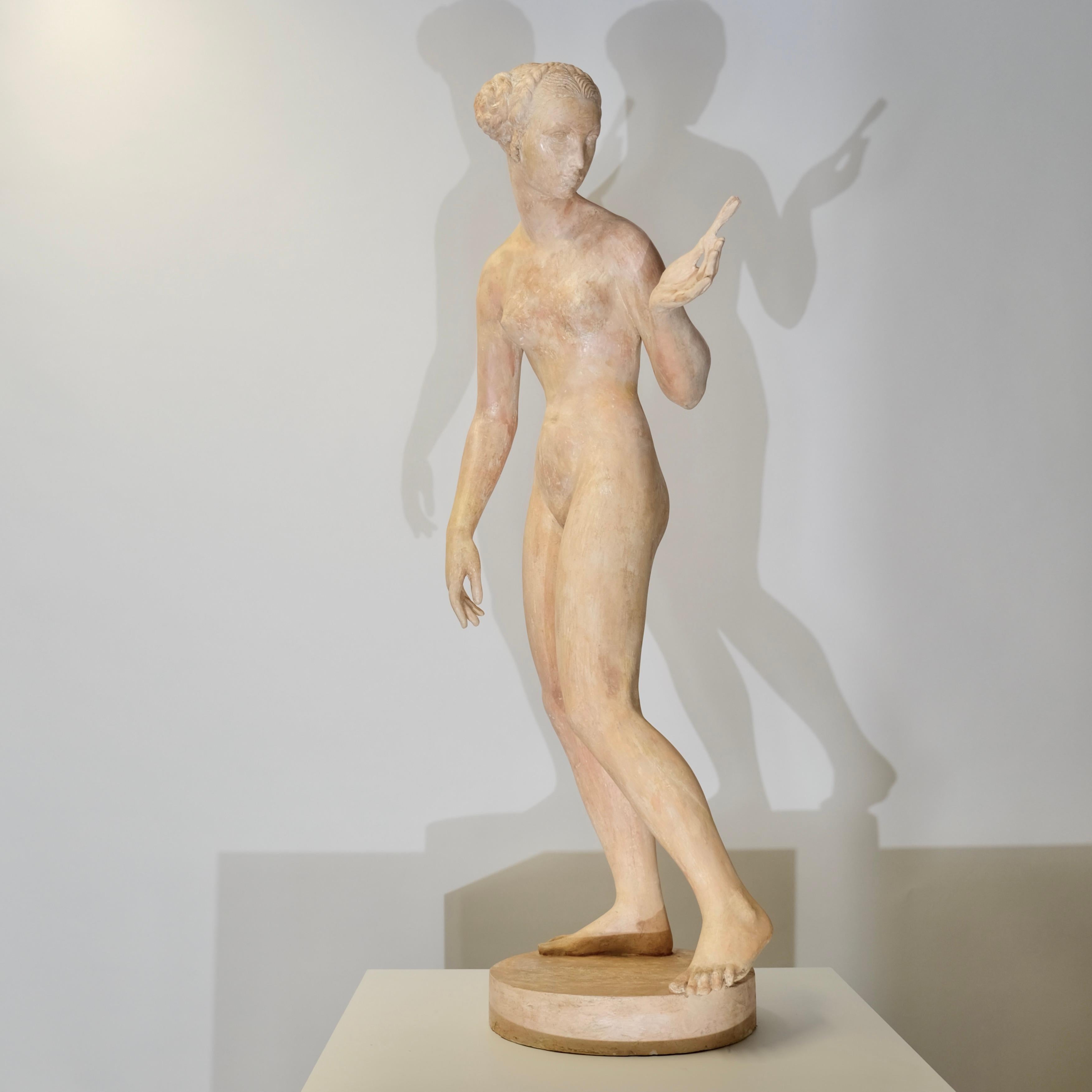 Tore Strindberg (1882-1968)
Crocus - prima versione
Firmato Tore Strindberg
Intonaco color terracotta. Superficie originale. Piastra inferiore con testo inciso: 