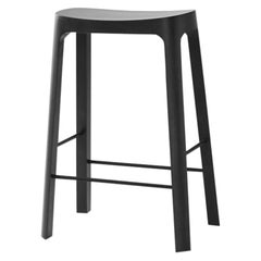 Tabouret de comptoir Crofton avec cadre en bois de pin teinté noir par Daniel Schofield