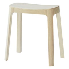 Tabouret Crofton avec cadre en bois de pin naturel par Daniel Schofield