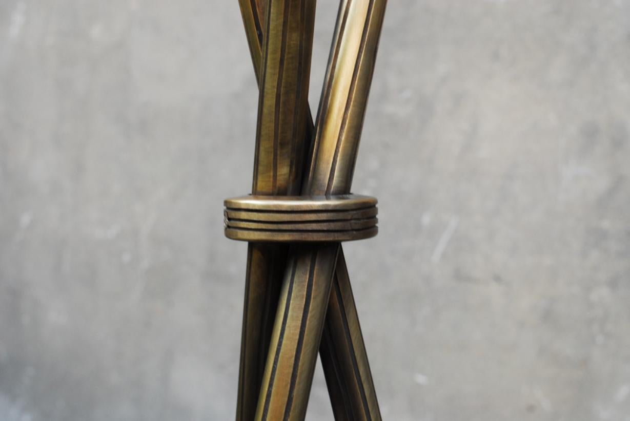 Croisette Brass Floor Lamp, Signed by Stefan Leo In New Condition In Geneve, CH
