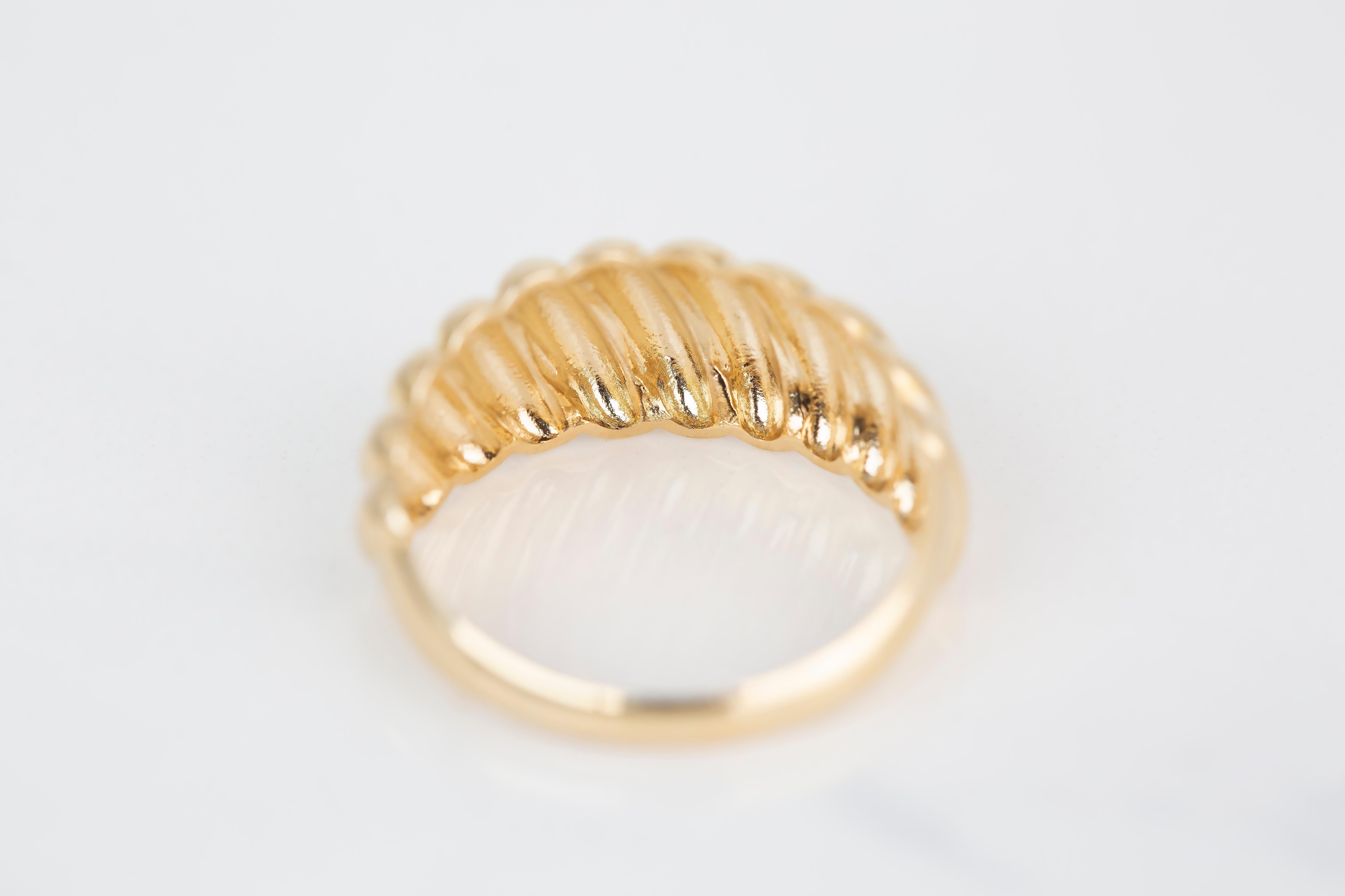 Im Angebot: Croissant-Ring, Kuppel-Croissant-Ring, 14K Gold Croissant-Ring () 4