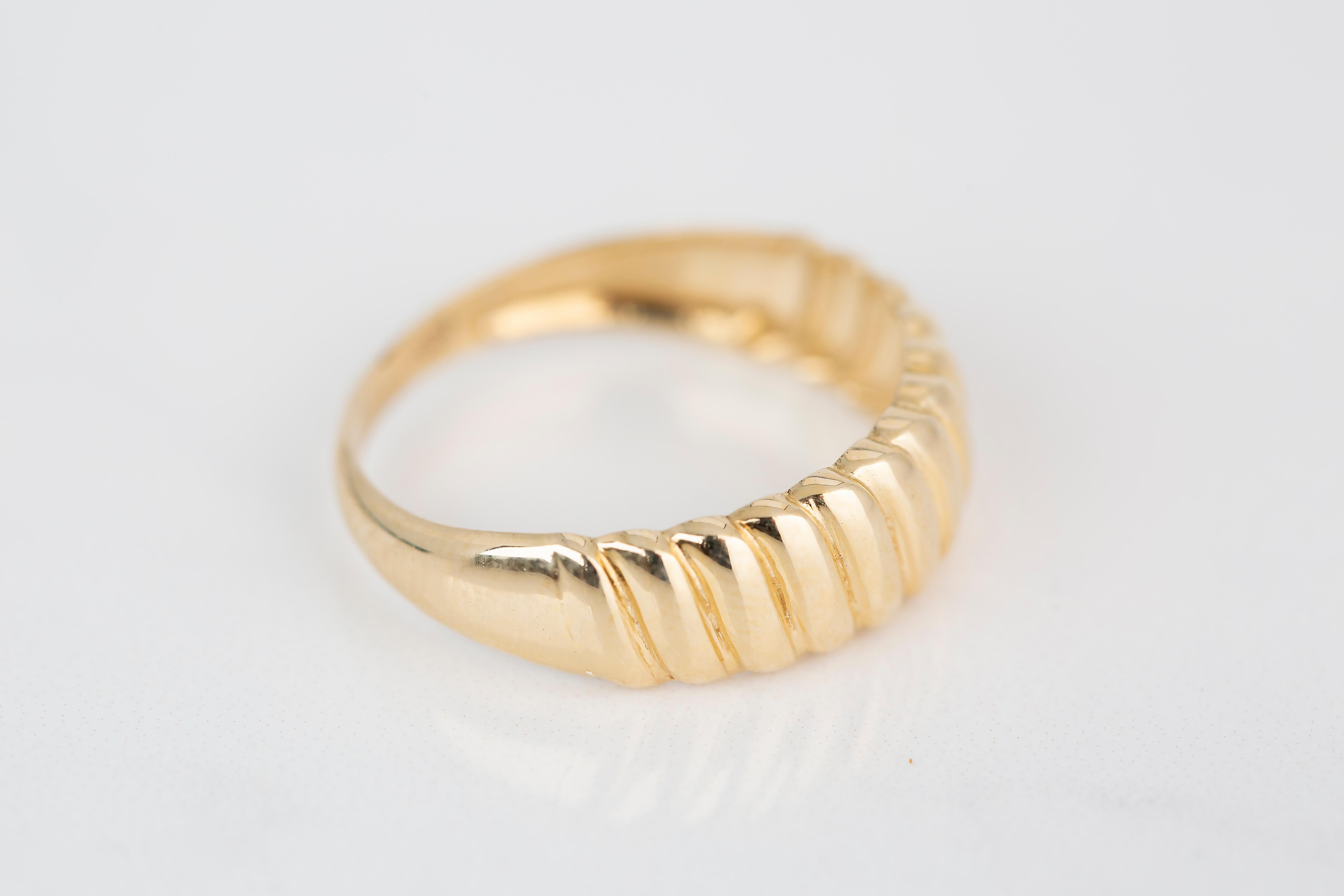Im Angebot: Croissant-Ring, Kuppel-Croissant-Ring, 14K Gold Croissant-Ring () 6