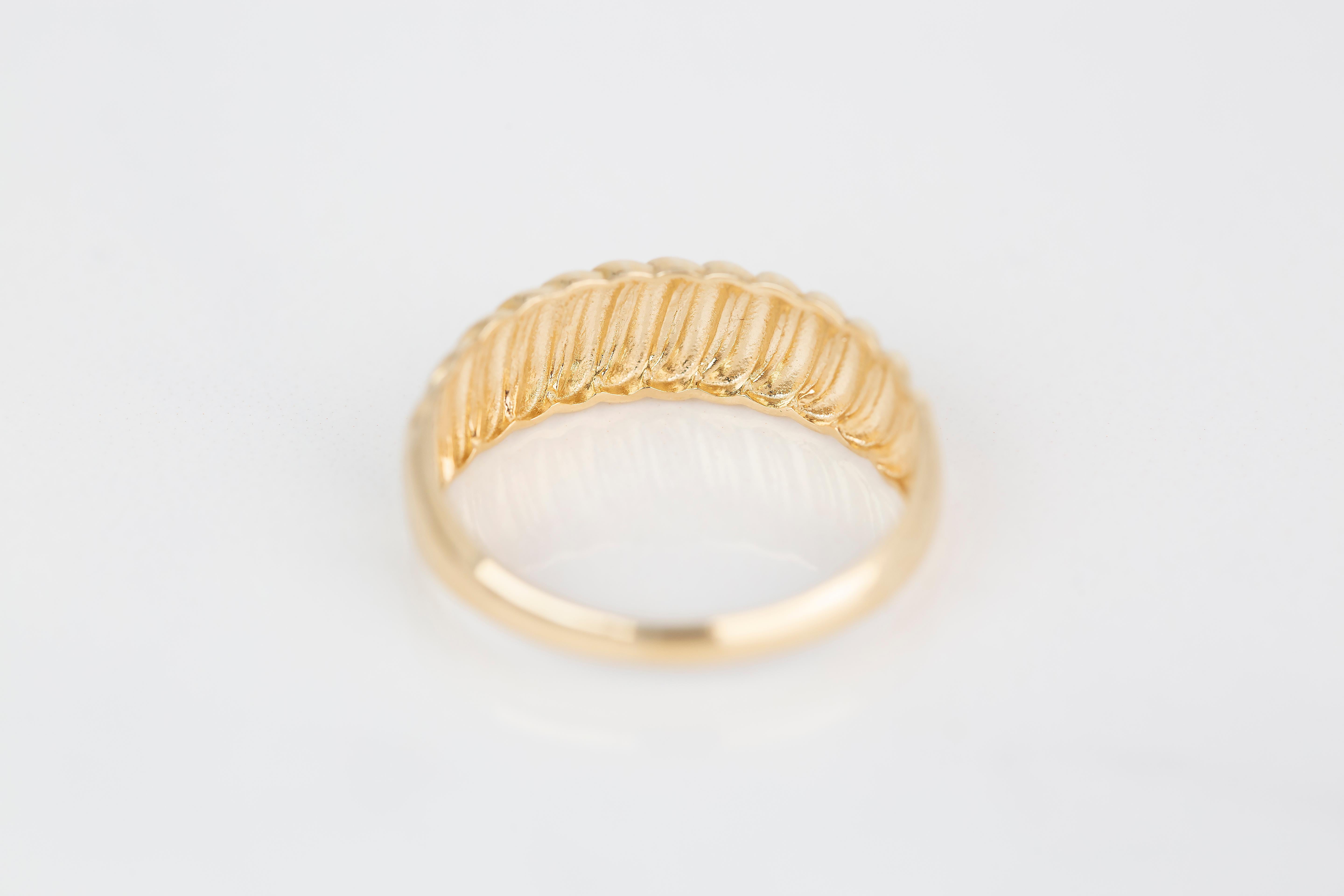Im Angebot: Croissant-Ring, Kuppel-Croissant-Ring, 14K Gold Croissant-Ring () 7