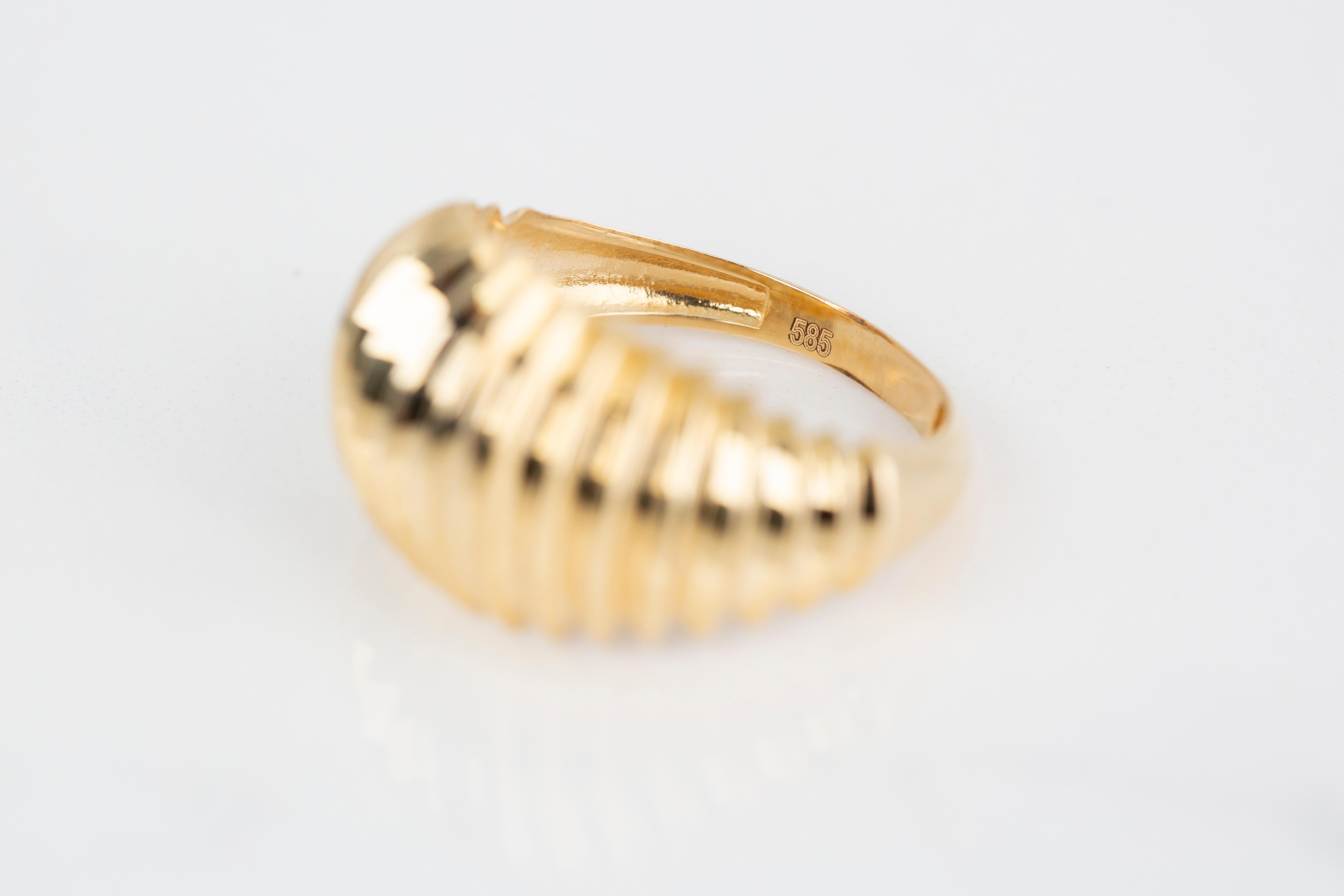 Im Angebot: Croissant-Ring, Kuppel-Croissant-Ring, 14K Gold Croissant-Ring () 9