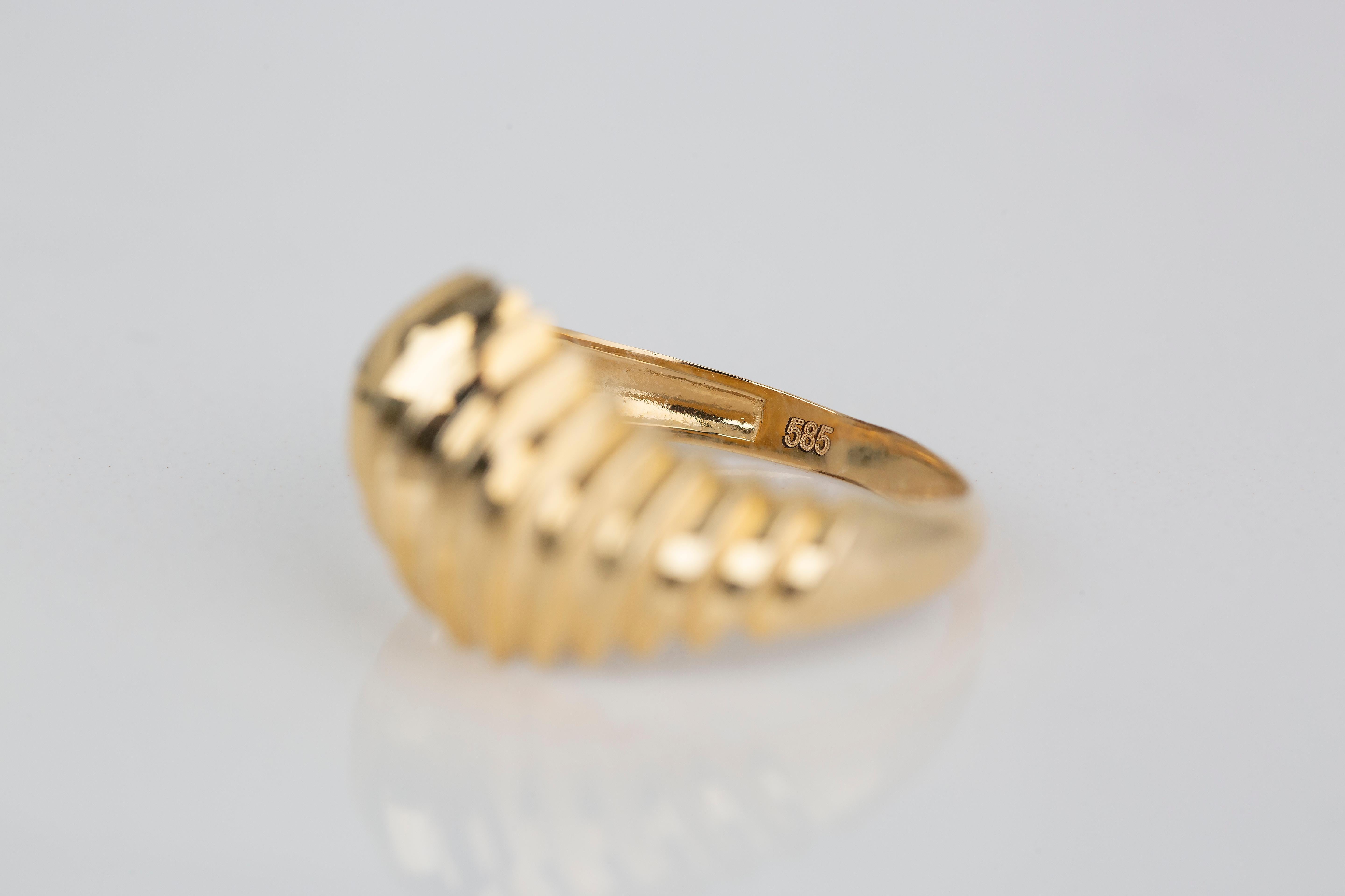 En vente :  Bague Croissant, bague Croissant à dôme, bague Croissant en or 14K 9