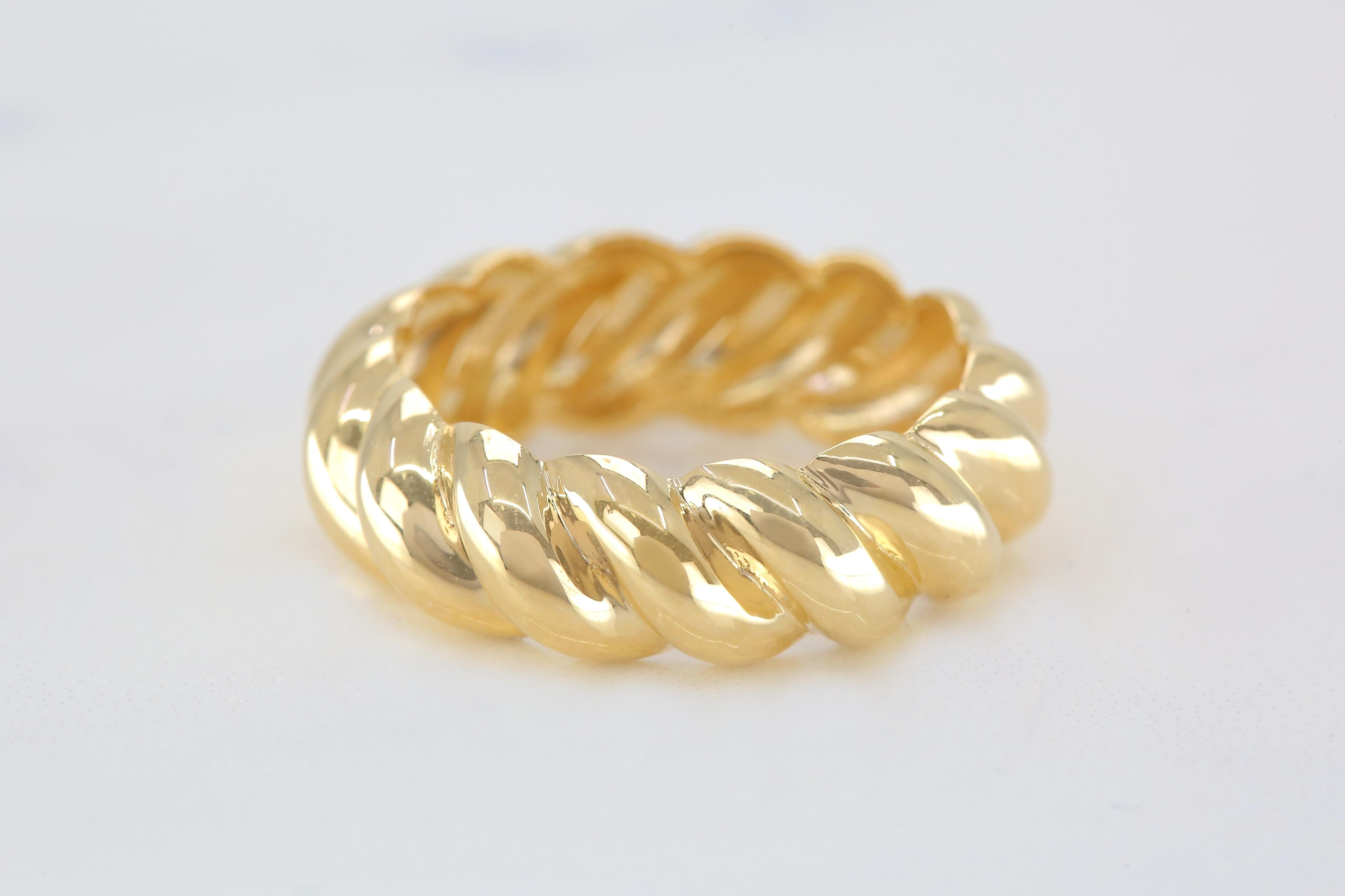 Im Angebot: Croissant Ring, Vollkuppel-Croissant-Ring, 14K Gold Croissant-Ring () 5