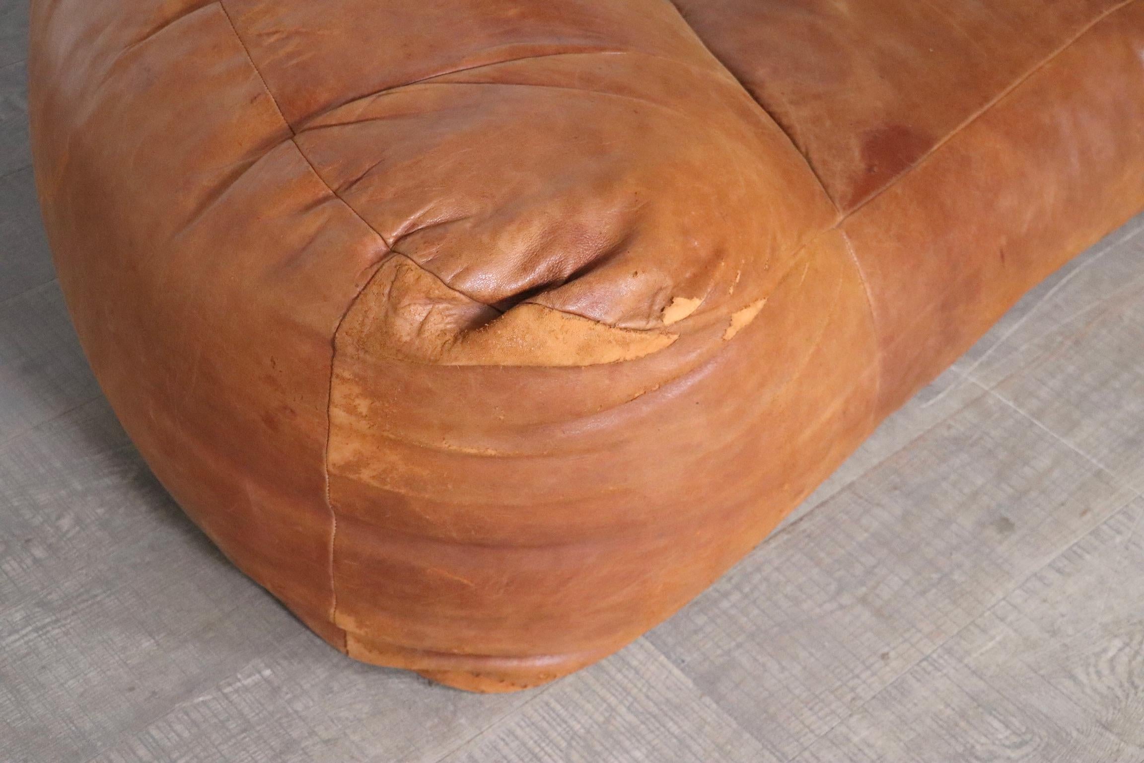Croissant Sofa in Cognac Leather by Raphael Raffel for Honore Paris, 1970s For Sale 11