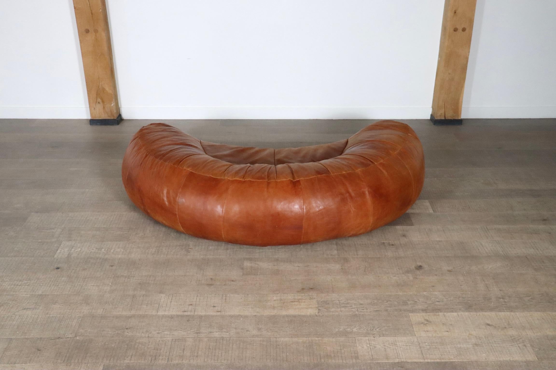Croissant Sofa in Cognac Leather by Raphael Raffel for Honore Paris, 1970s For Sale 5