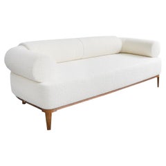 Croissant-Sofa, gepolstert mit Stoff, Eschenholz-/Eschenholzfüßen mit gebeizter Oberfläche