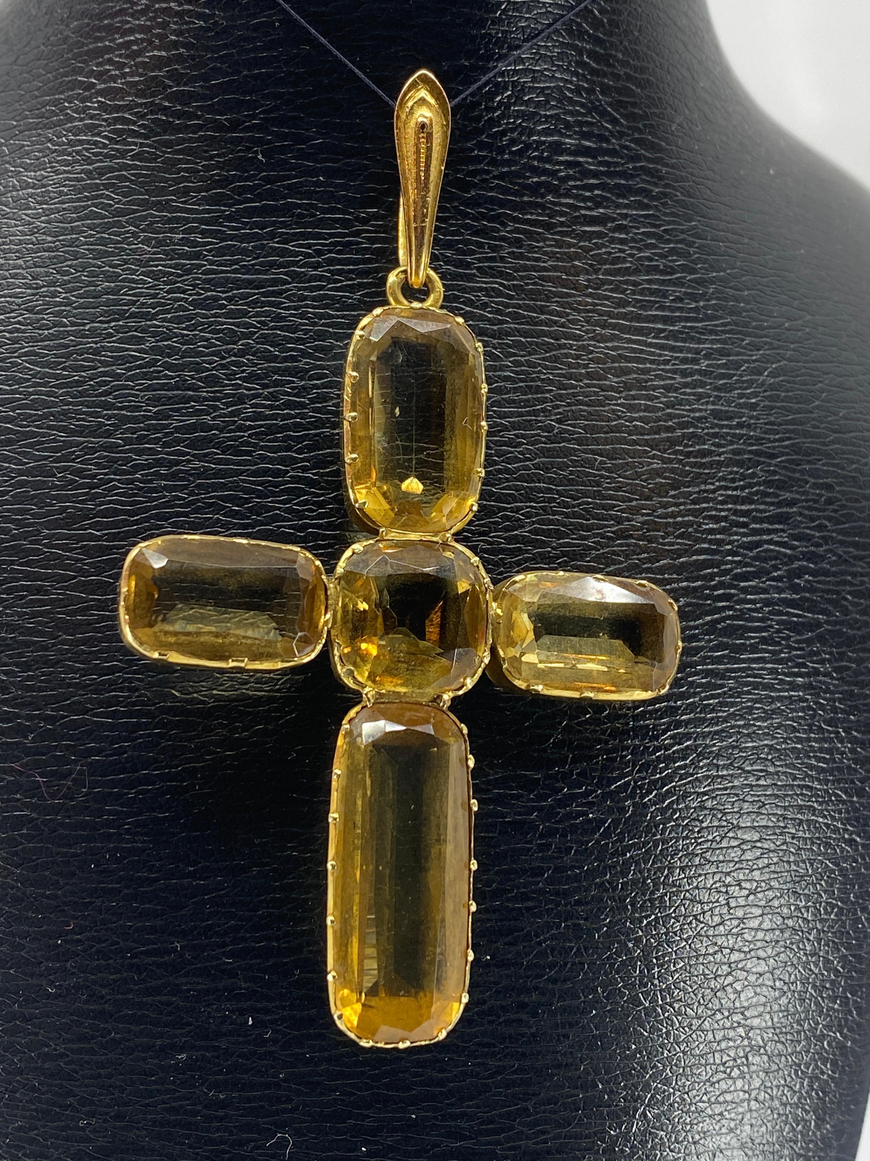 Französisches Kreuz in Gold 18 Karat, verziert mit 5 Zitrinen, Ende XIX. für Damen oder Herren im Angebot