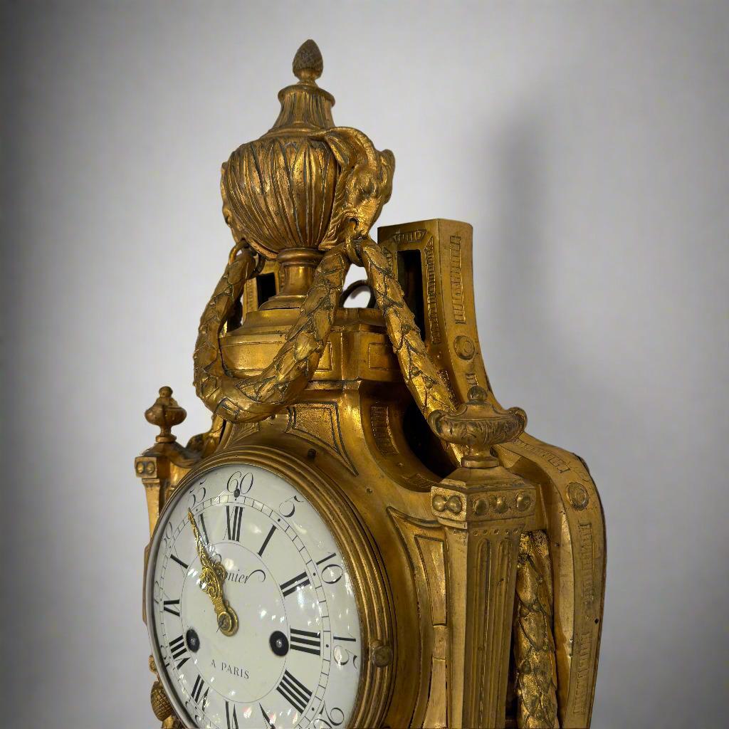 Horloge murale française d'époque Louis XVI en bronze doré Cronier Paris en vente 1