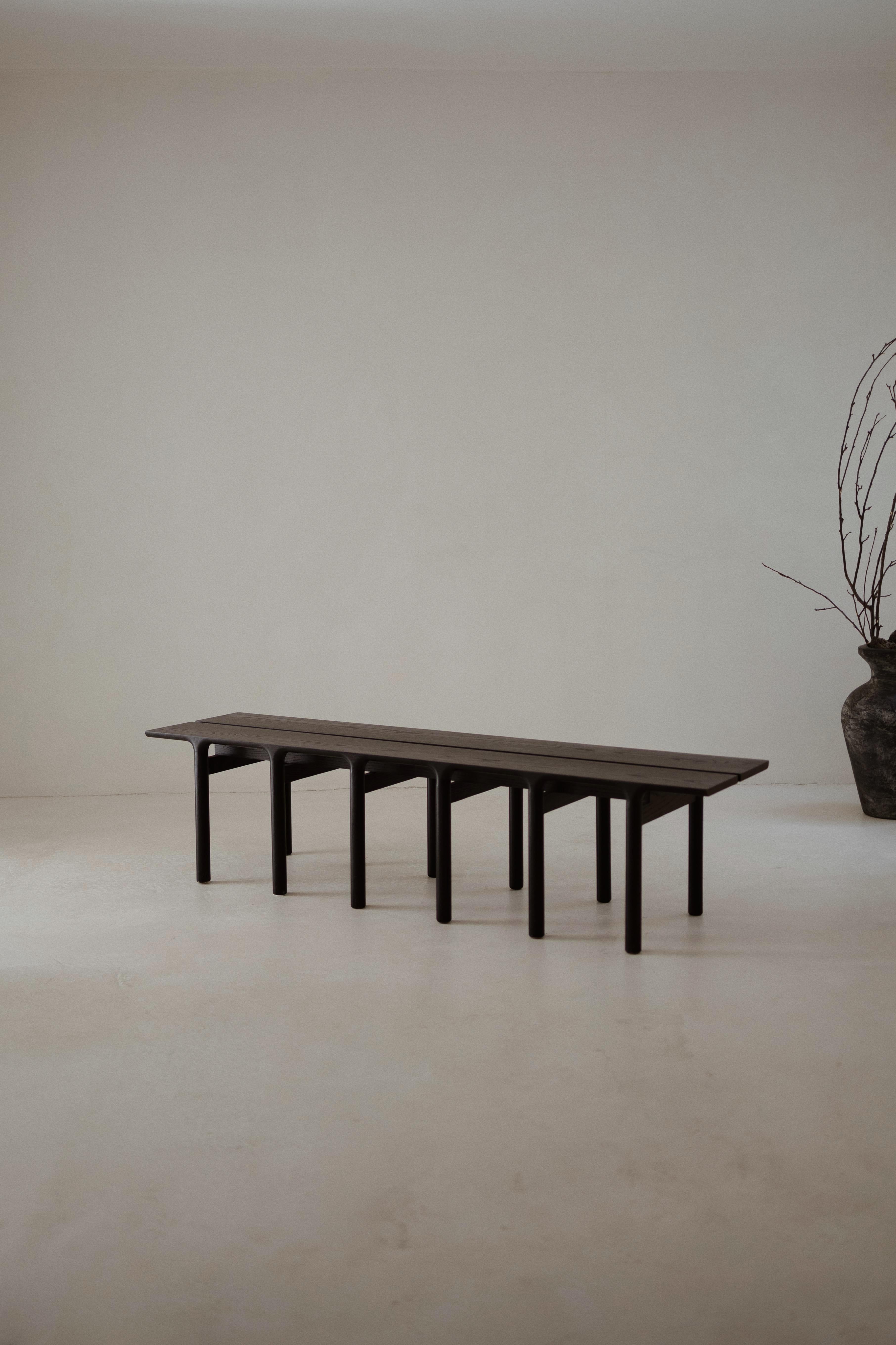 Beginning and end, cycles and moments are the concepts Sebastián Ángeles has reflected on for the new project he presents as part of Design Week México, bringing together the harmony of symmetry, the solidity of stone, and the ethereal character of