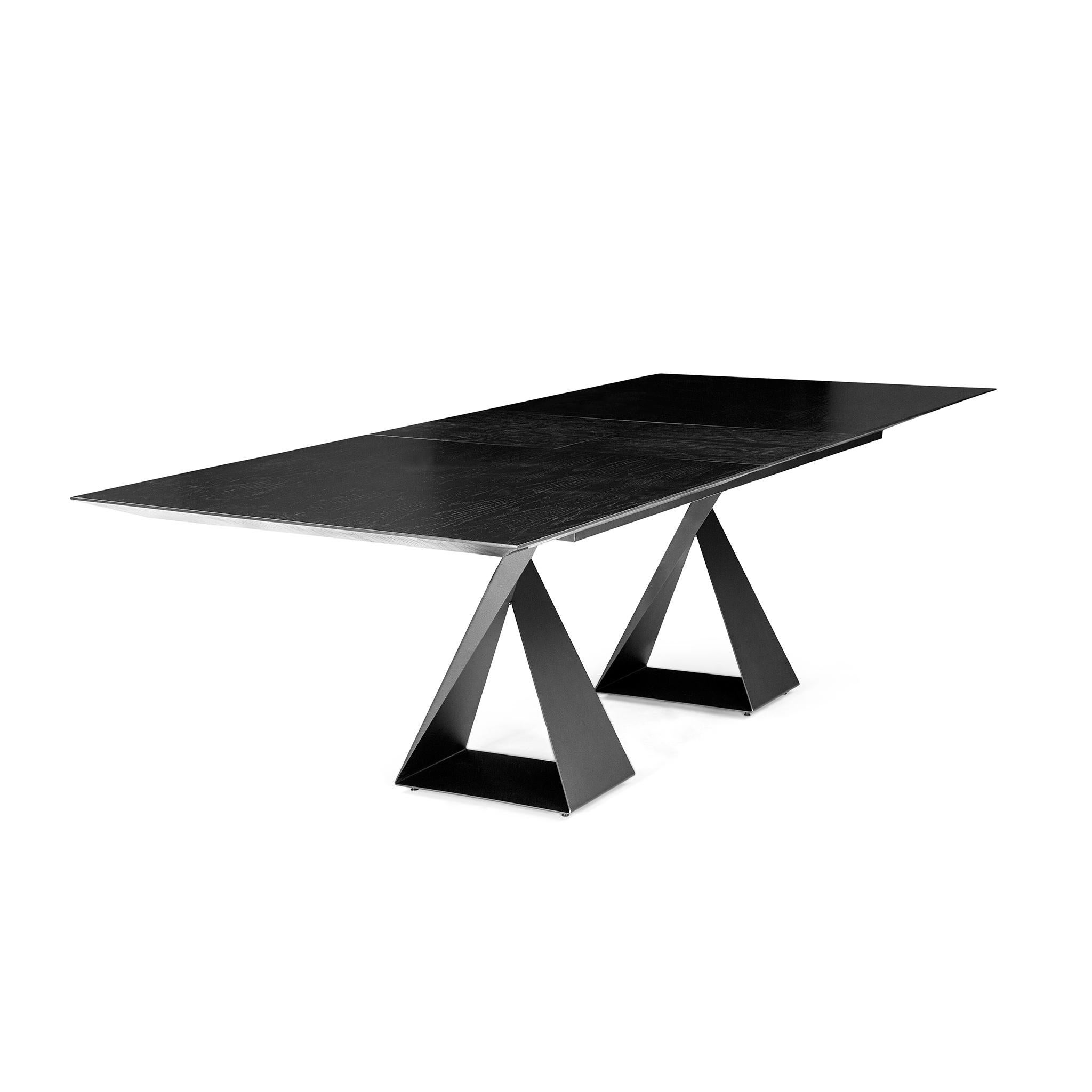 Table de salle à manger extensible avec plateau en Oak Oakne noir de 79 pouces et pieds en métal, Cronos Design en vente 2