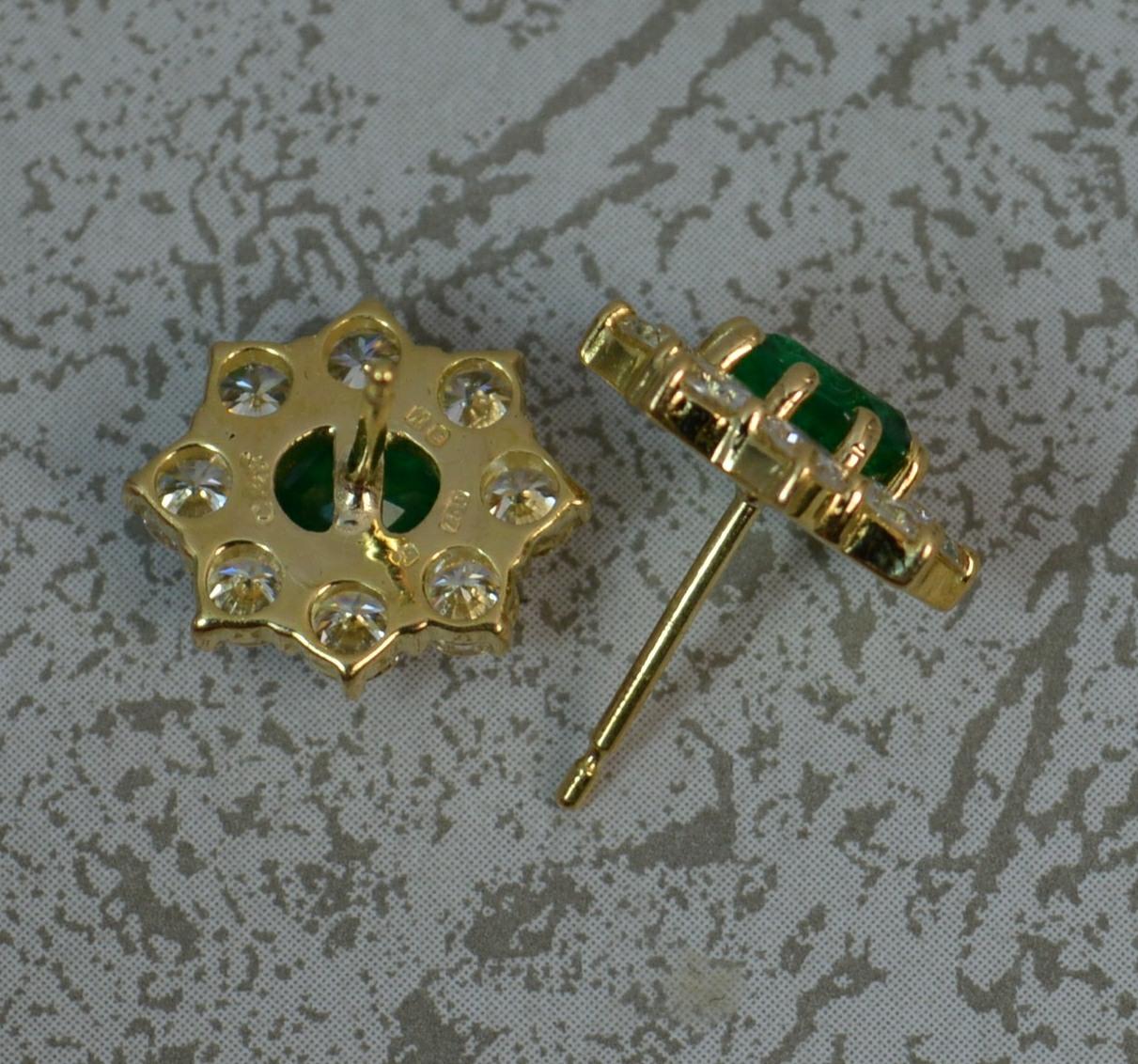 Contemporary Cropp & Farr 18ct Gold Colombian Emerald 1.6ct Vs Diamond Stud Cluster Earrings