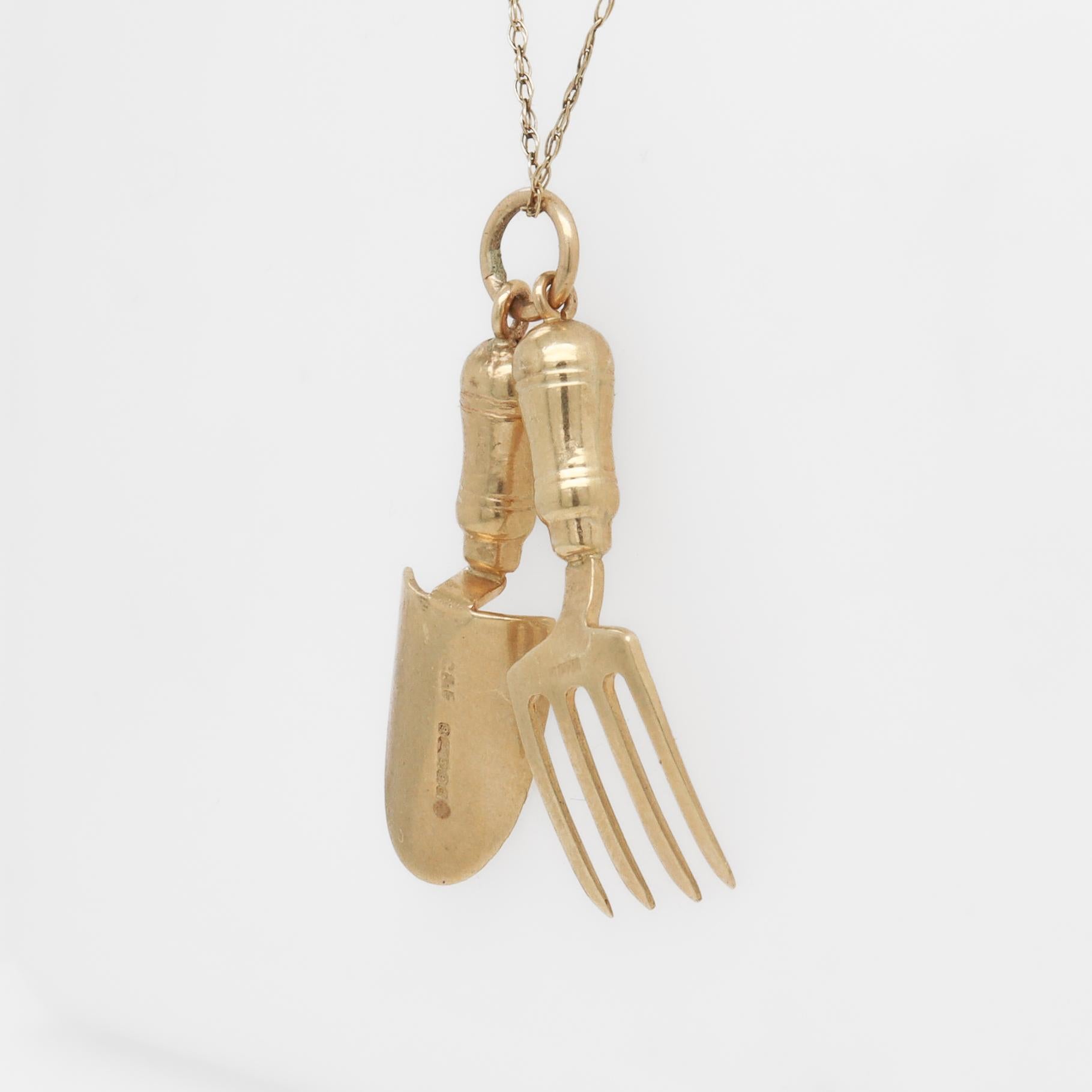 Cropp & Farr English 9ct Gold Gardening Tools Trowel & Fork Charm for a Bracelet For Sale 6