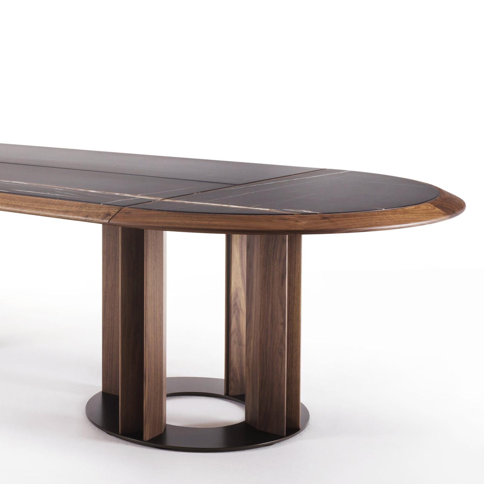 Contemporary Crosby Oval Sahara Black Dining Table For Sale