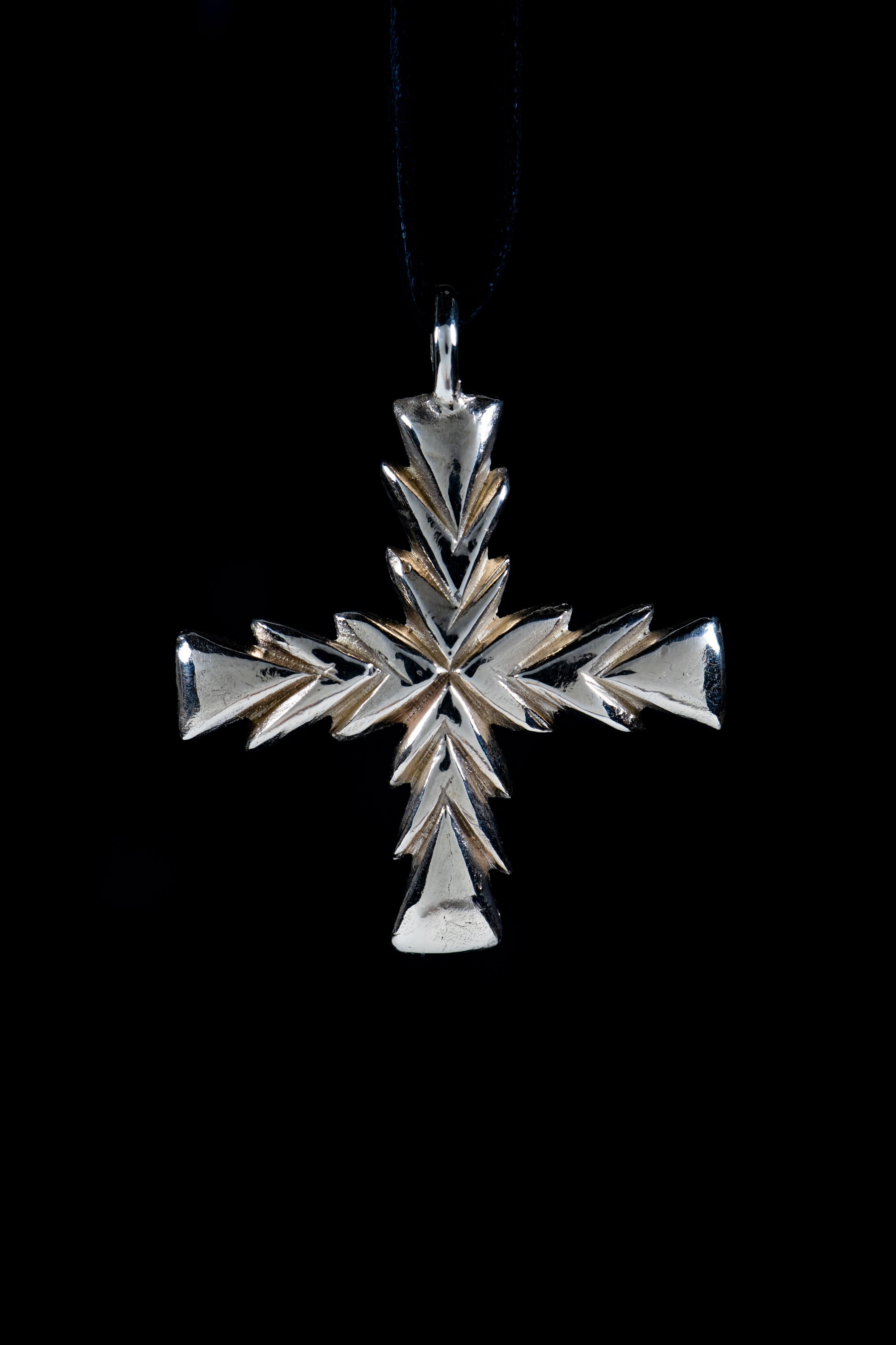 Cross (10K Solid Yellow or White Gold Pendant) by Ken Fury In New Condition For Sale In Queens, NY