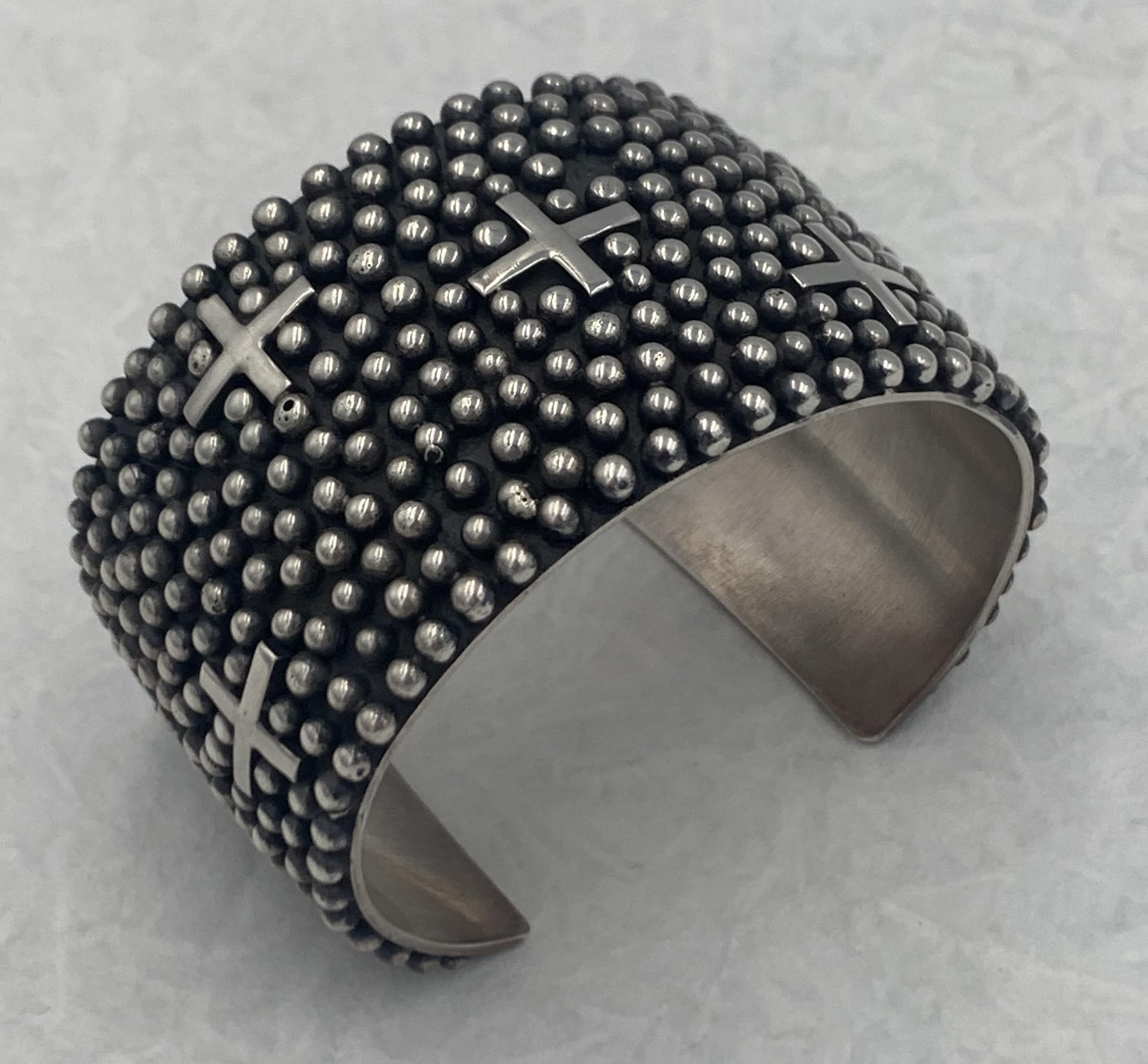 Crosses and Raindrops Sterling Silver Cuff by Ronnie Willie In Good Condition For Sale In Scottsdale, AZ