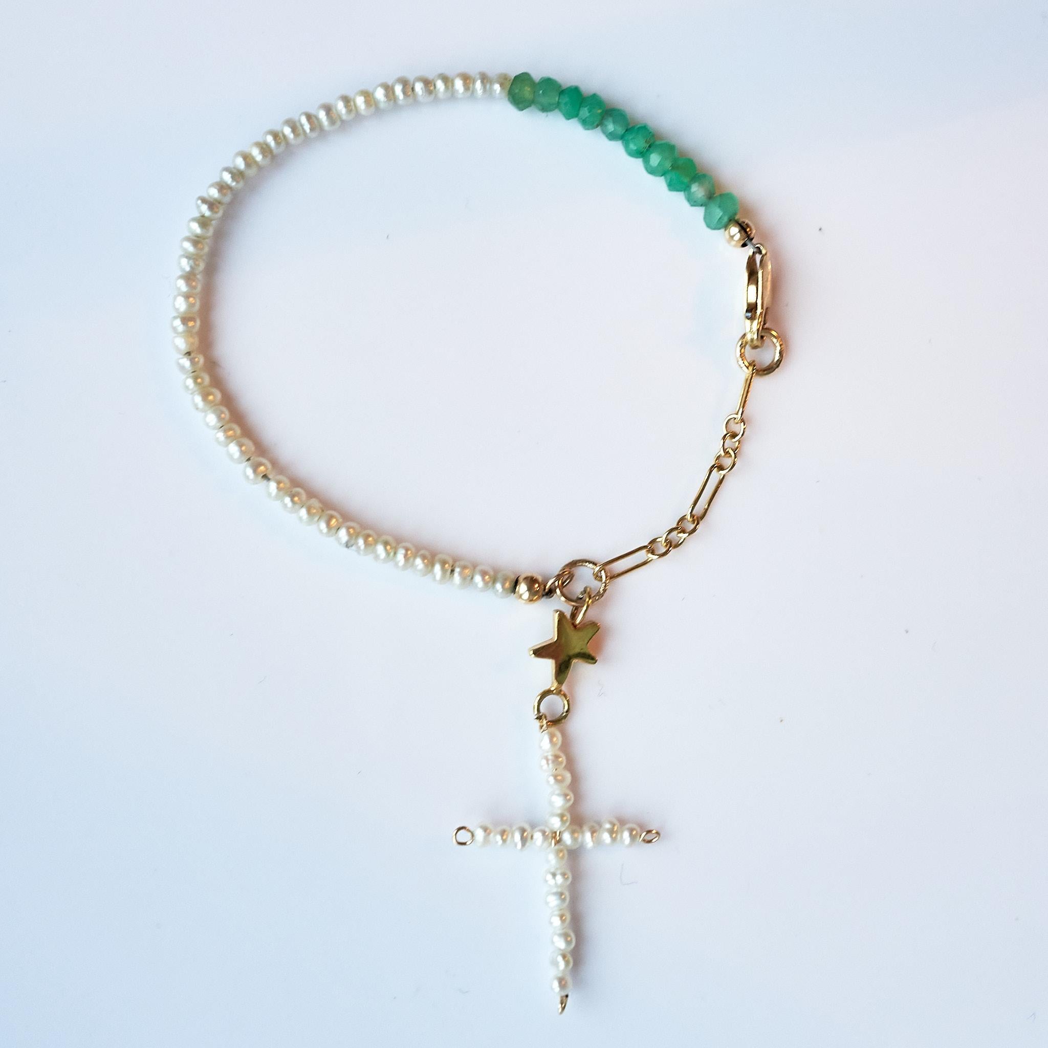 Cross-Armband Weiß Perlen Chrysopras Religiös Spiritual J Dauphin im Angebot 2