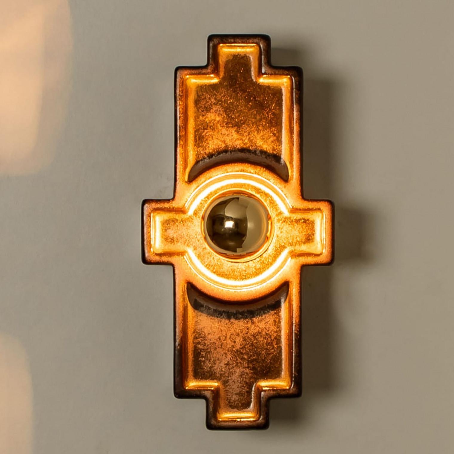 Applique Cross Brown en céramique, Danemark, 1970 Bon état - En vente à Rijssen, NL