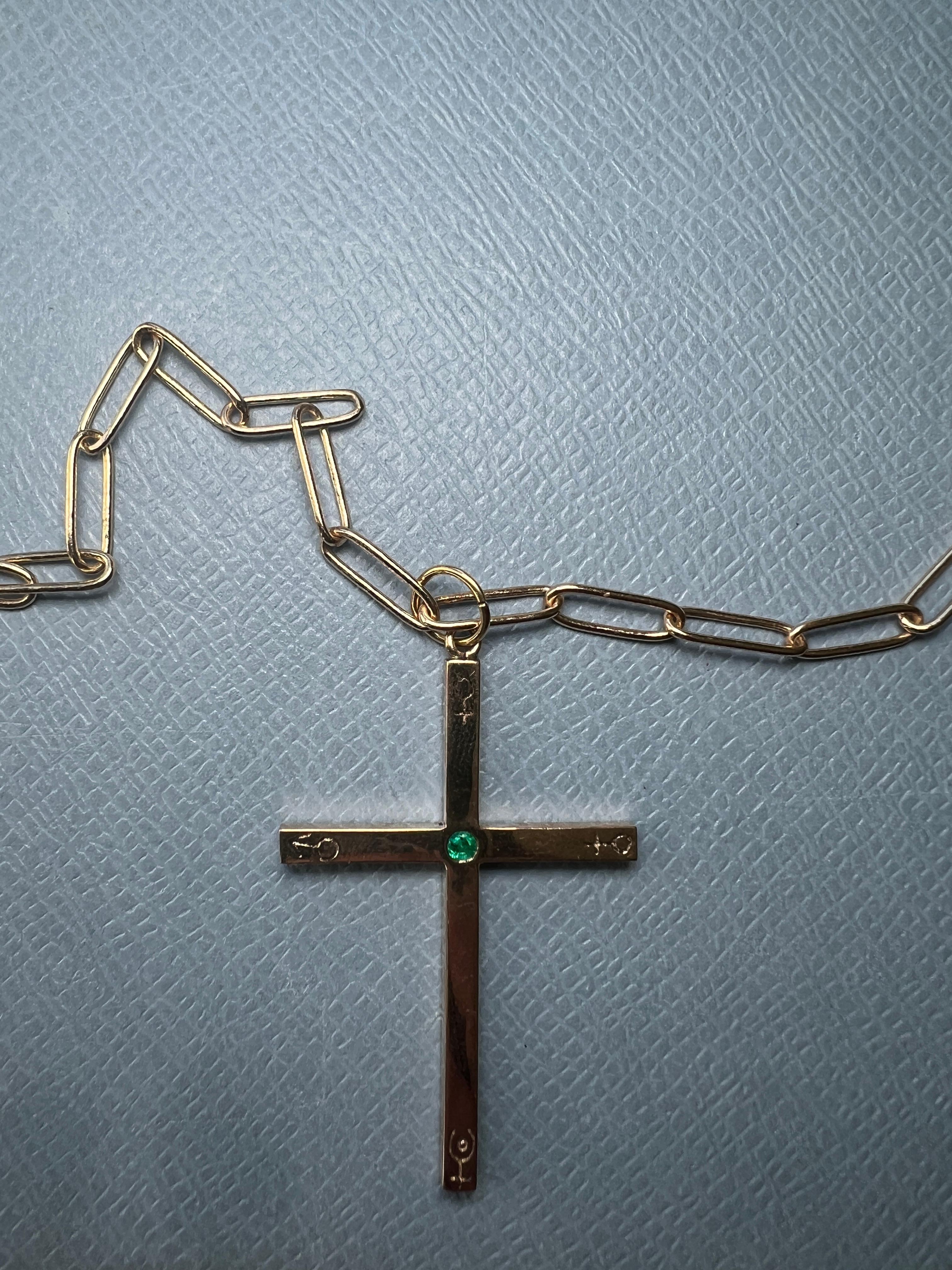 Cross Kette Halskette Astrologie Symbole Smaragd im Zustand „Neu“ im Angebot in Los Angeles, CA