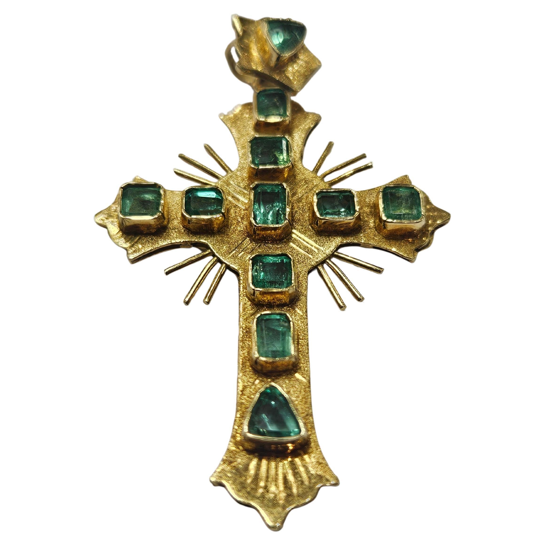 Emerald Cut Cross Colonial Style Colonbia Emeralds 2 Ctw. Yellow Gold 18 karat For Sale