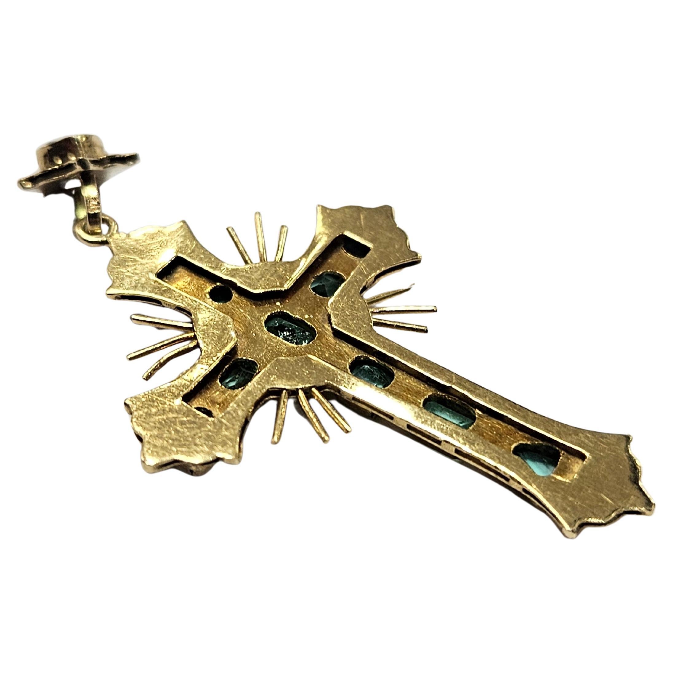 Cross Colonial Style Colonbia Emeralds 2 Ctw. Yellow Gold 18 karat For Sale 3