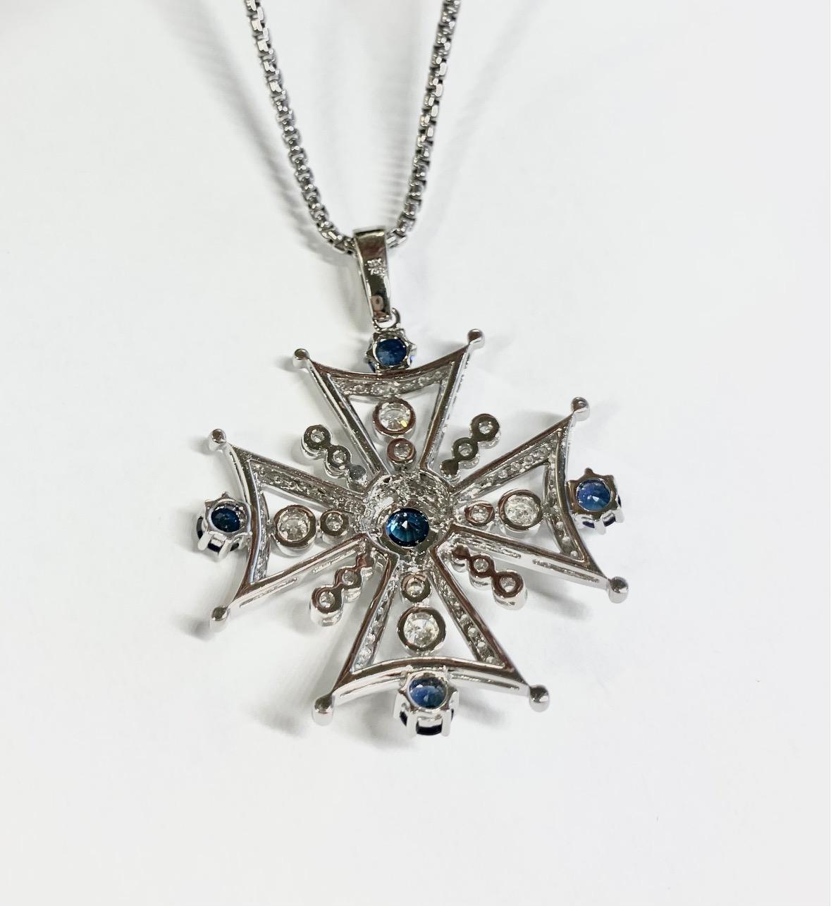 Cross Diamond 3 Carat and Blue Sapphire 4.07 Carat Pendant Necklace In Excellent Condition For Sale In New York, NY