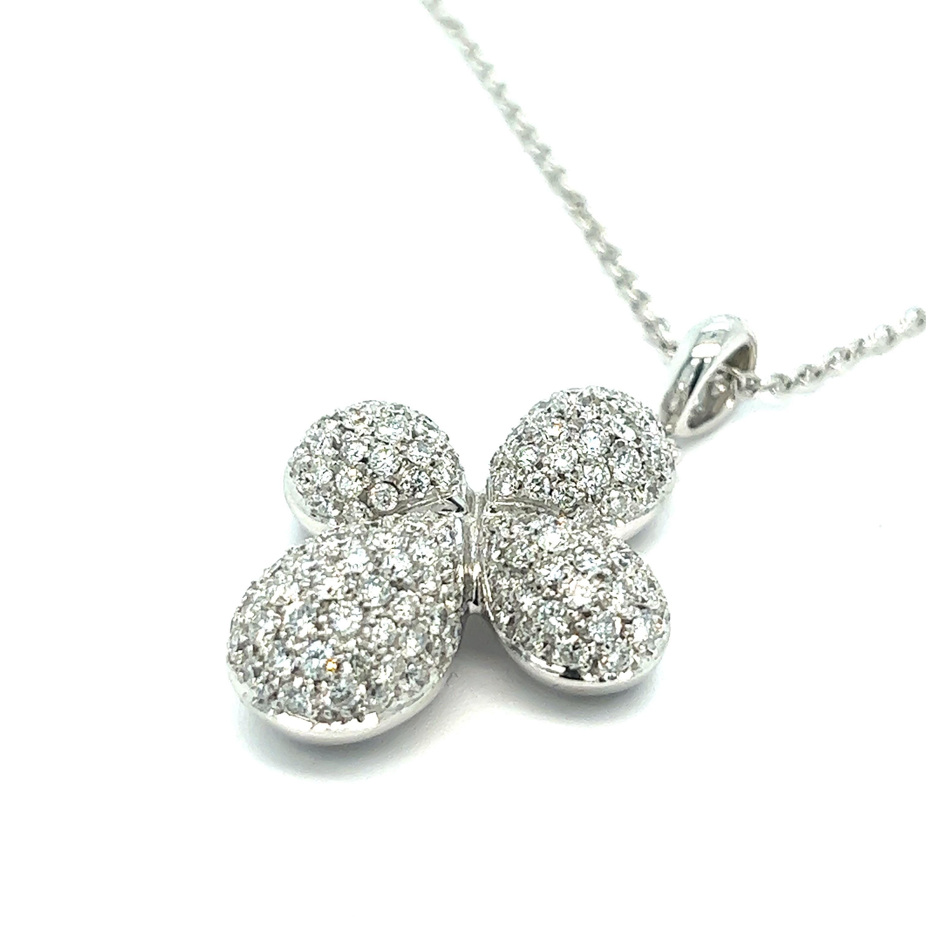 Cross Diamond Pendant Necklace In Excellent Condition For Sale In New York, NY