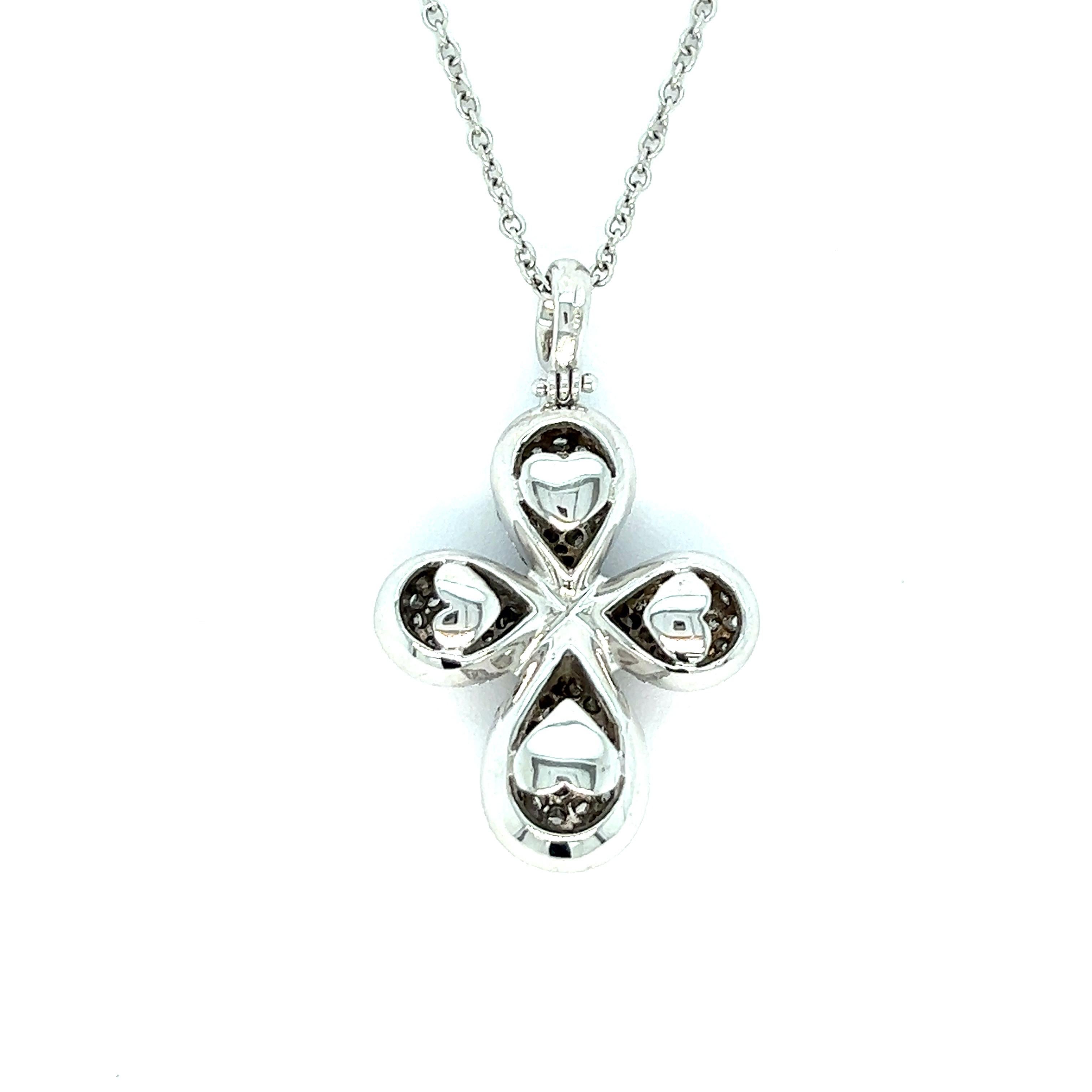 Cross Diamond Pendant Necklace For Sale 2