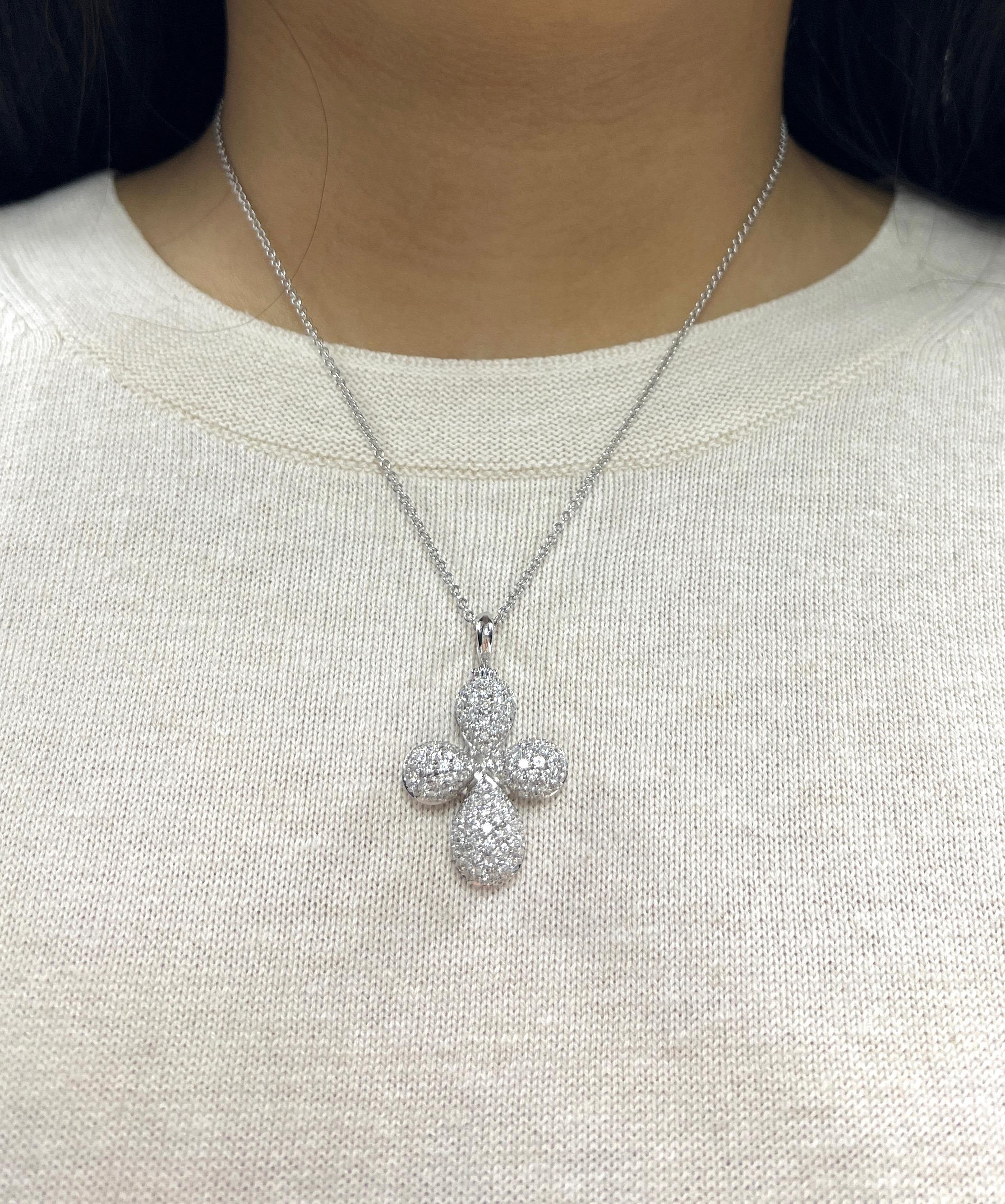 Cross Diamond Pendant Necklace For Sale 3