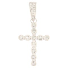 Cross Diamonds 18 Karat White Gold Pendant Necklace