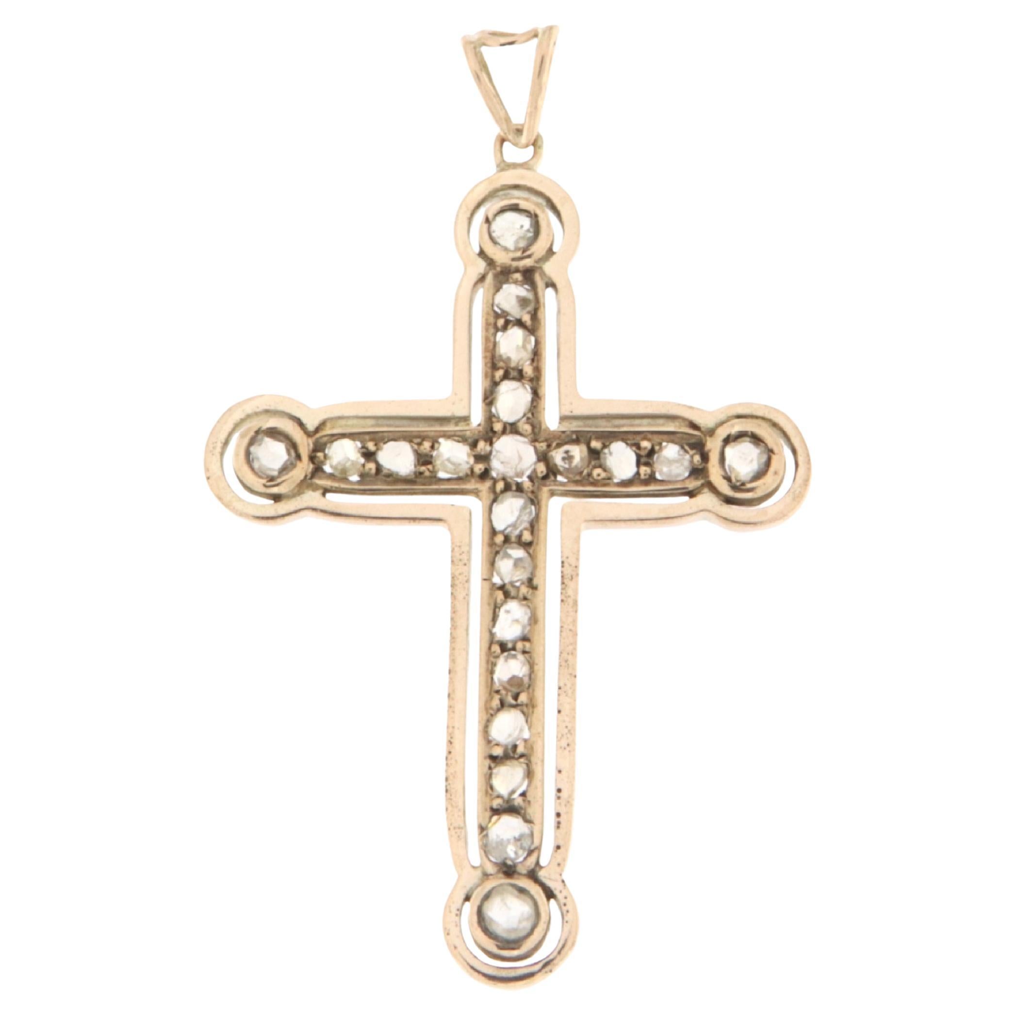 Collier pendentif en or jaune 9 carats avec diamants en croix