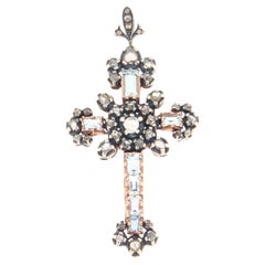 Collier pendentif croix diamants aigue-marine en or jaune 9 carats