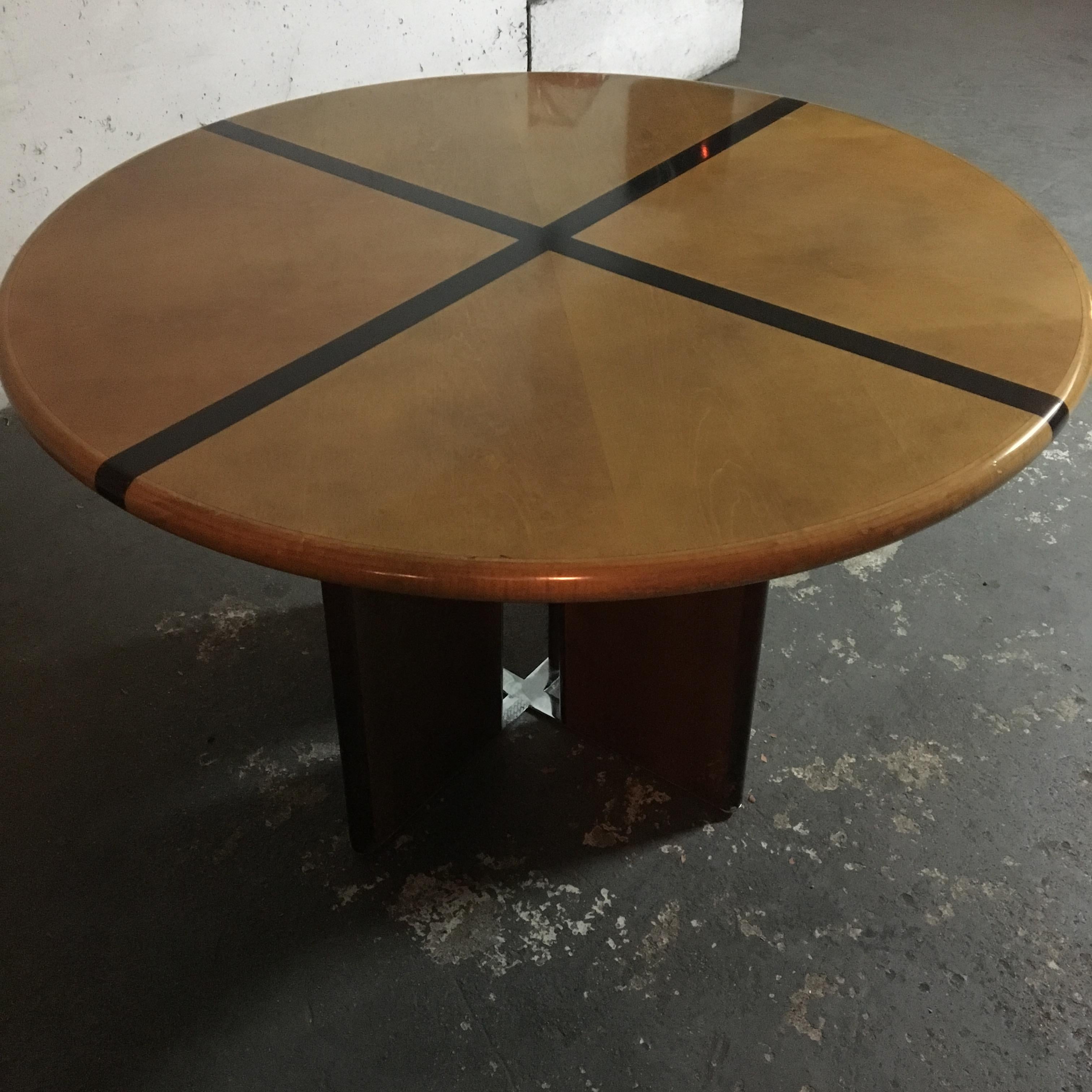 Cross French Vintage Round Dining Table, 1970s For Sale 4