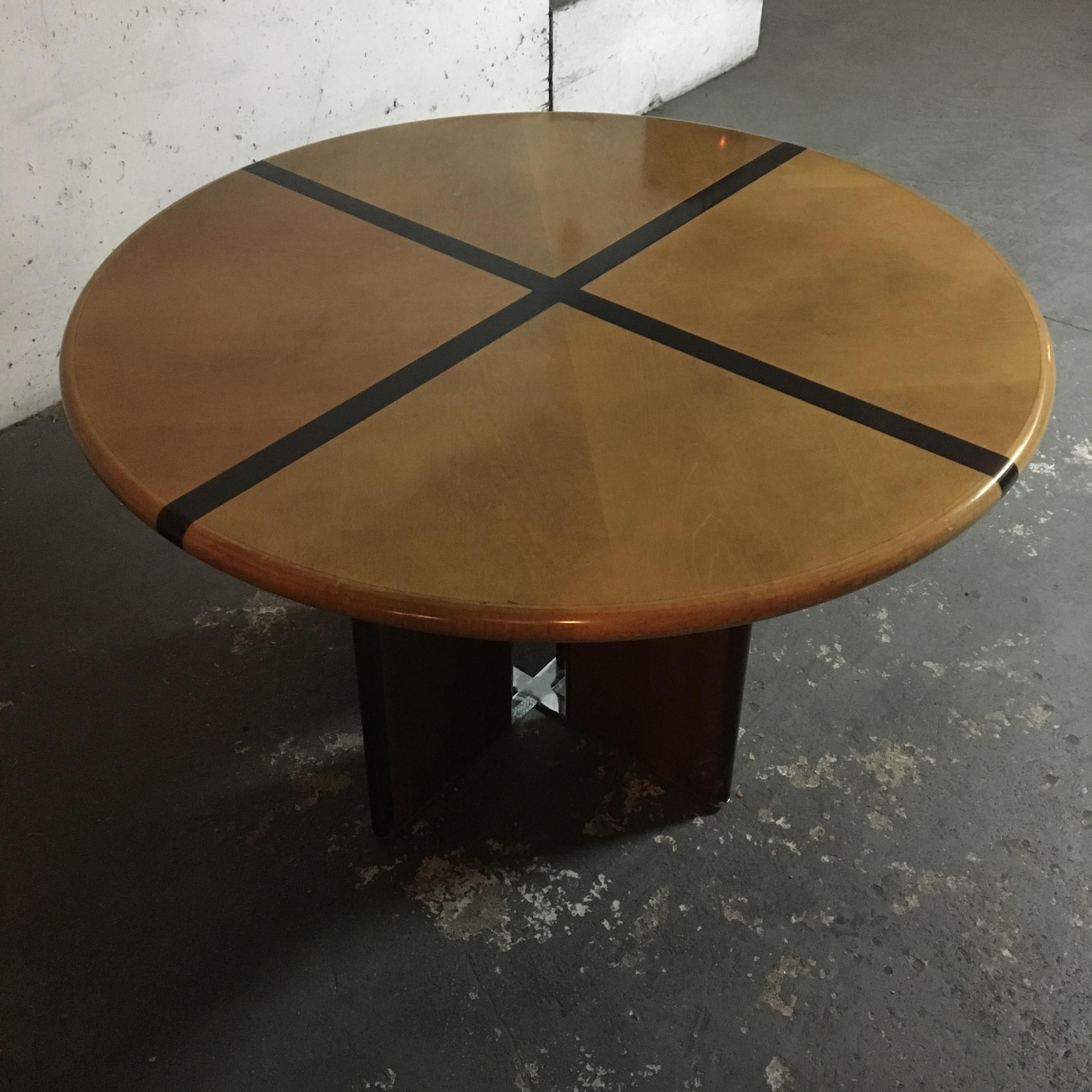 Cross French Vintage Round Dining Table, 1970s For Sale 5