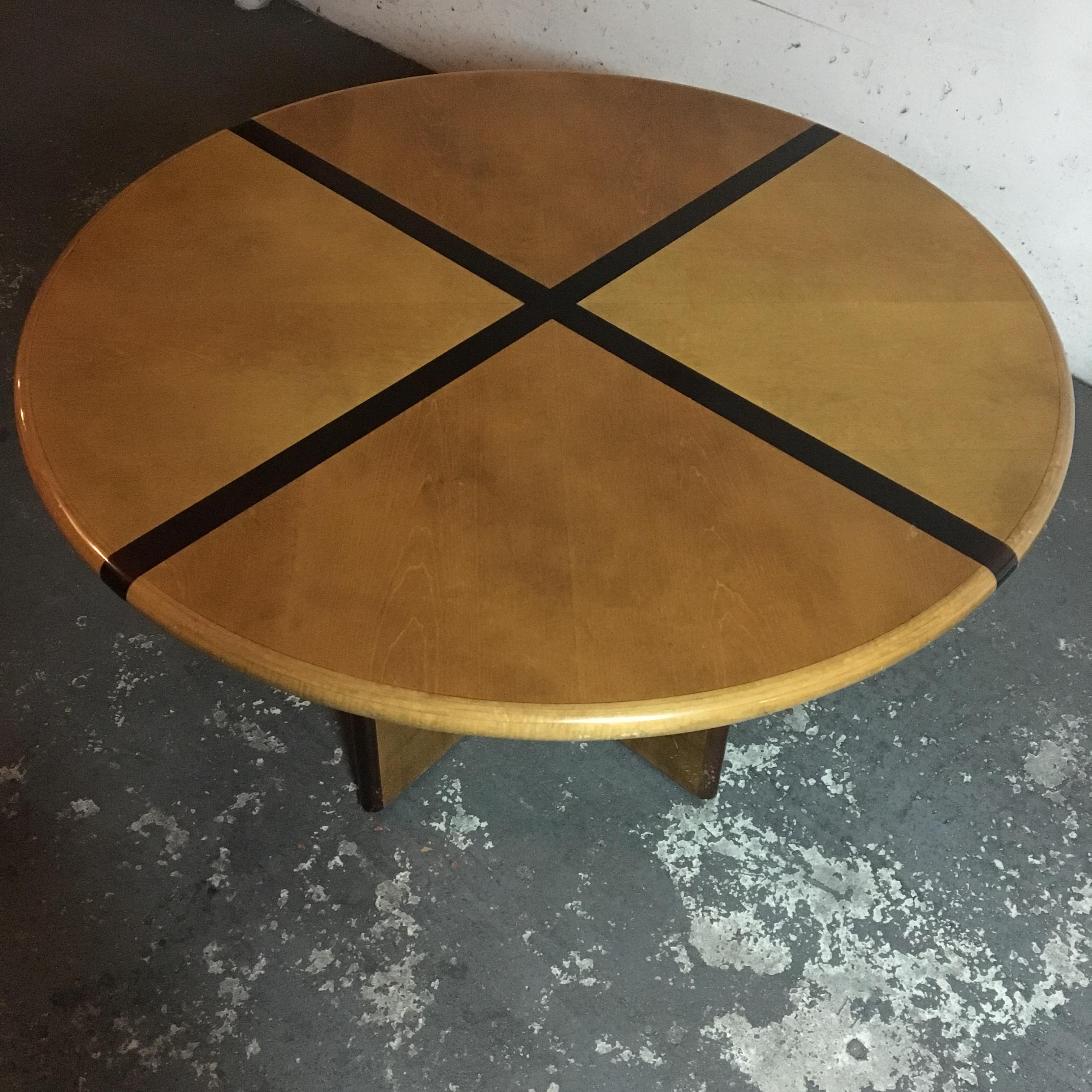 Cross French Vintage Round Dining Table, 1970s In Good Condition For Sale In Sofia, BG