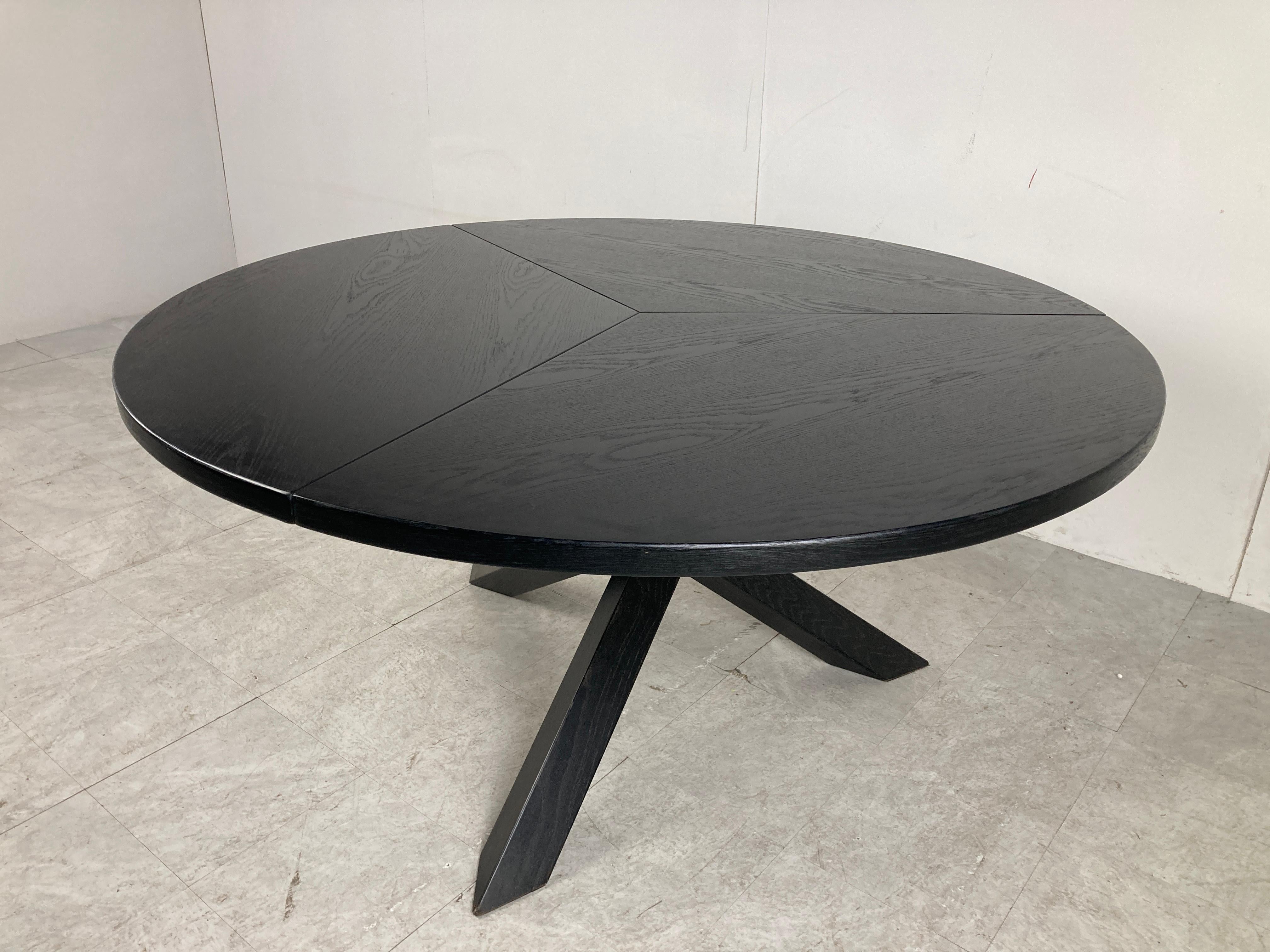 Cross Legged Dining Table by Martin Visser, 1970s In Good Condition For Sale In HEVERLEE, BE