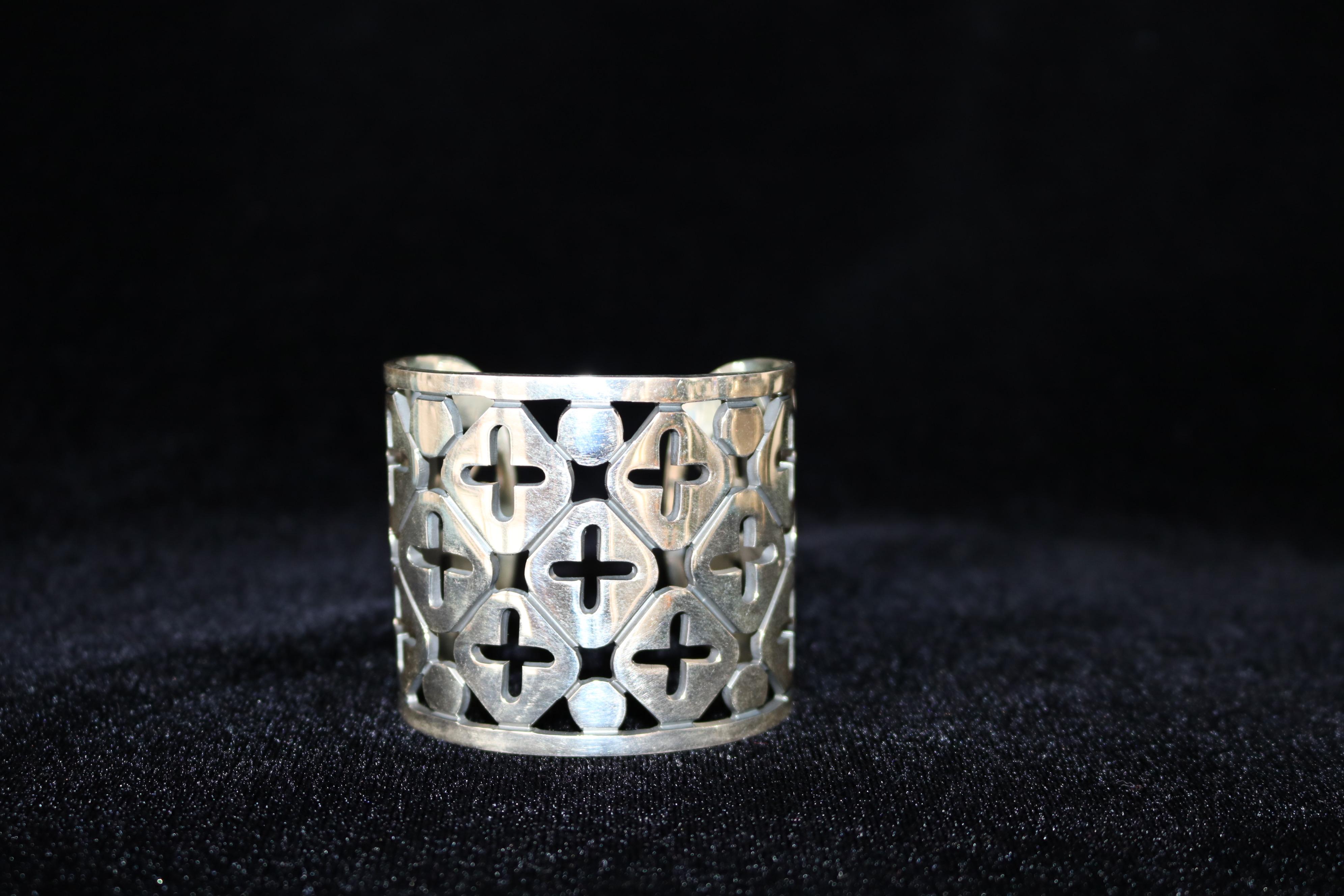 Cross Mosaic 925 Silver Cuff Bracelet In New Condition For Sale In Miami, FL