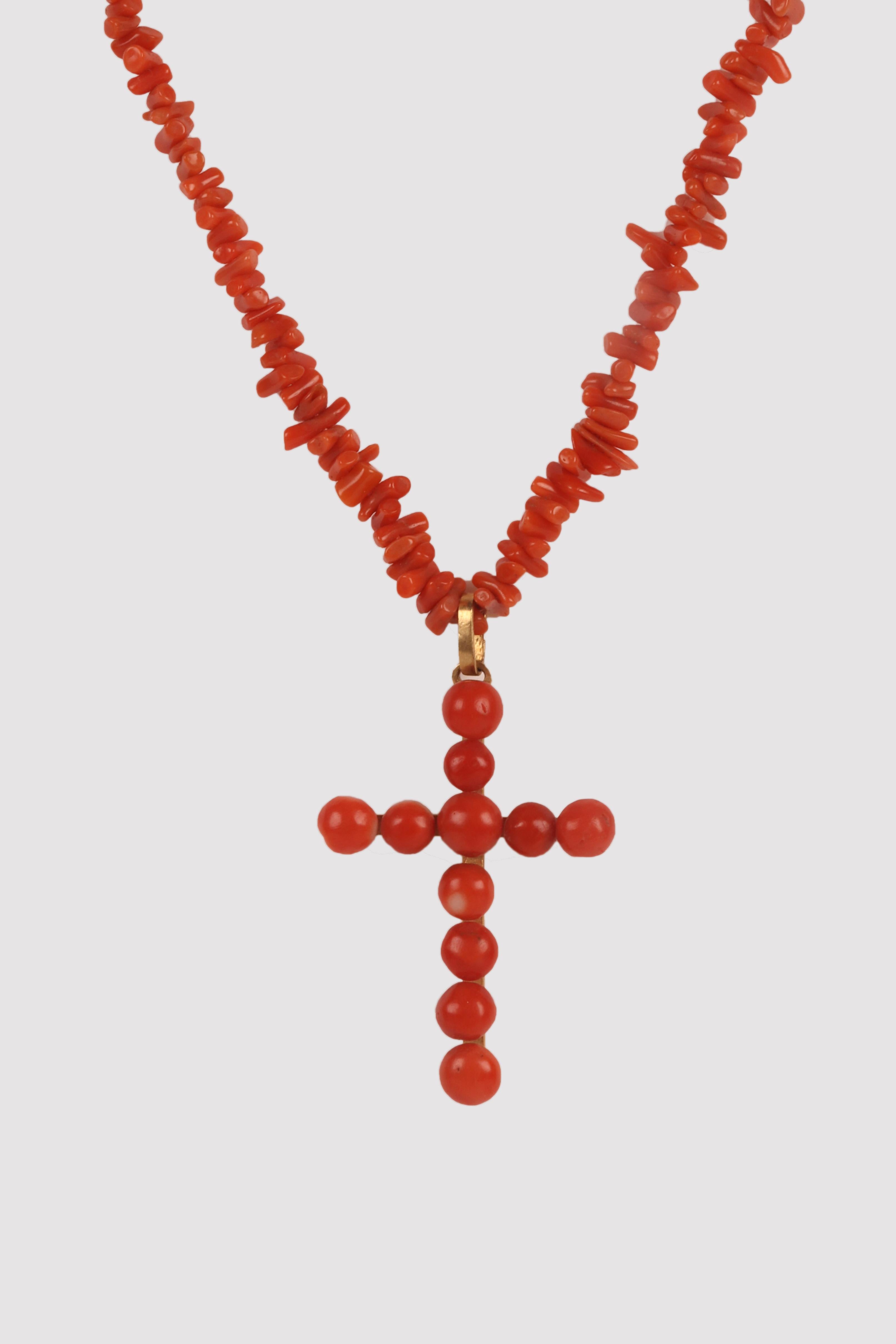 English Cross necklace. Mediterranean coral from Sciacca, England 1880. For Sale