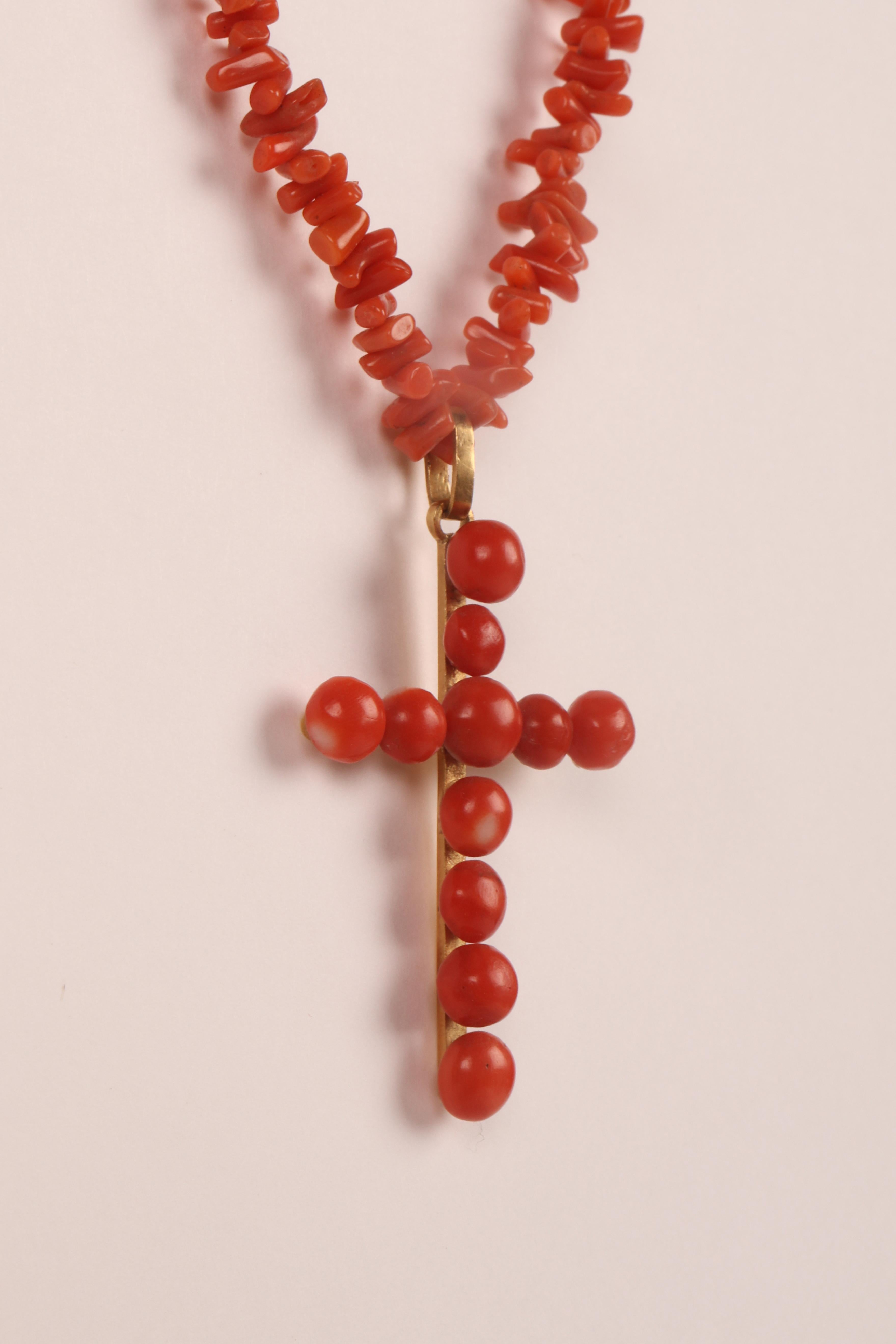 19th Century Cross necklace. Mediterranean coral from Sciacca, England 1880. For Sale